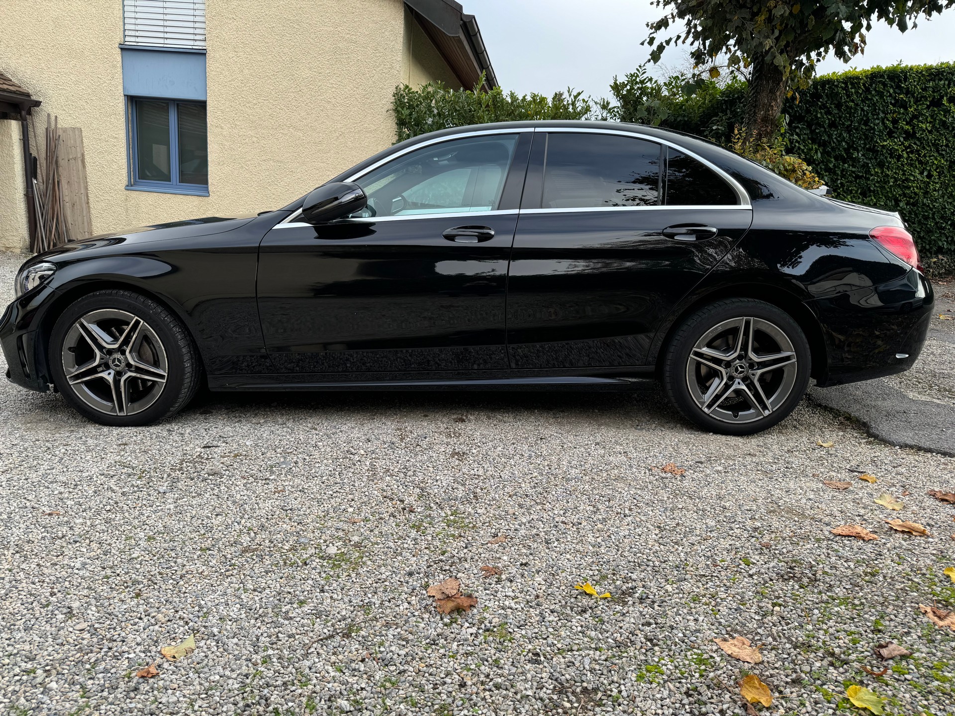 MERCEDES-BENZ C 200 Swiss Star AMG Line 4Matic 9G-Tronic-image-2