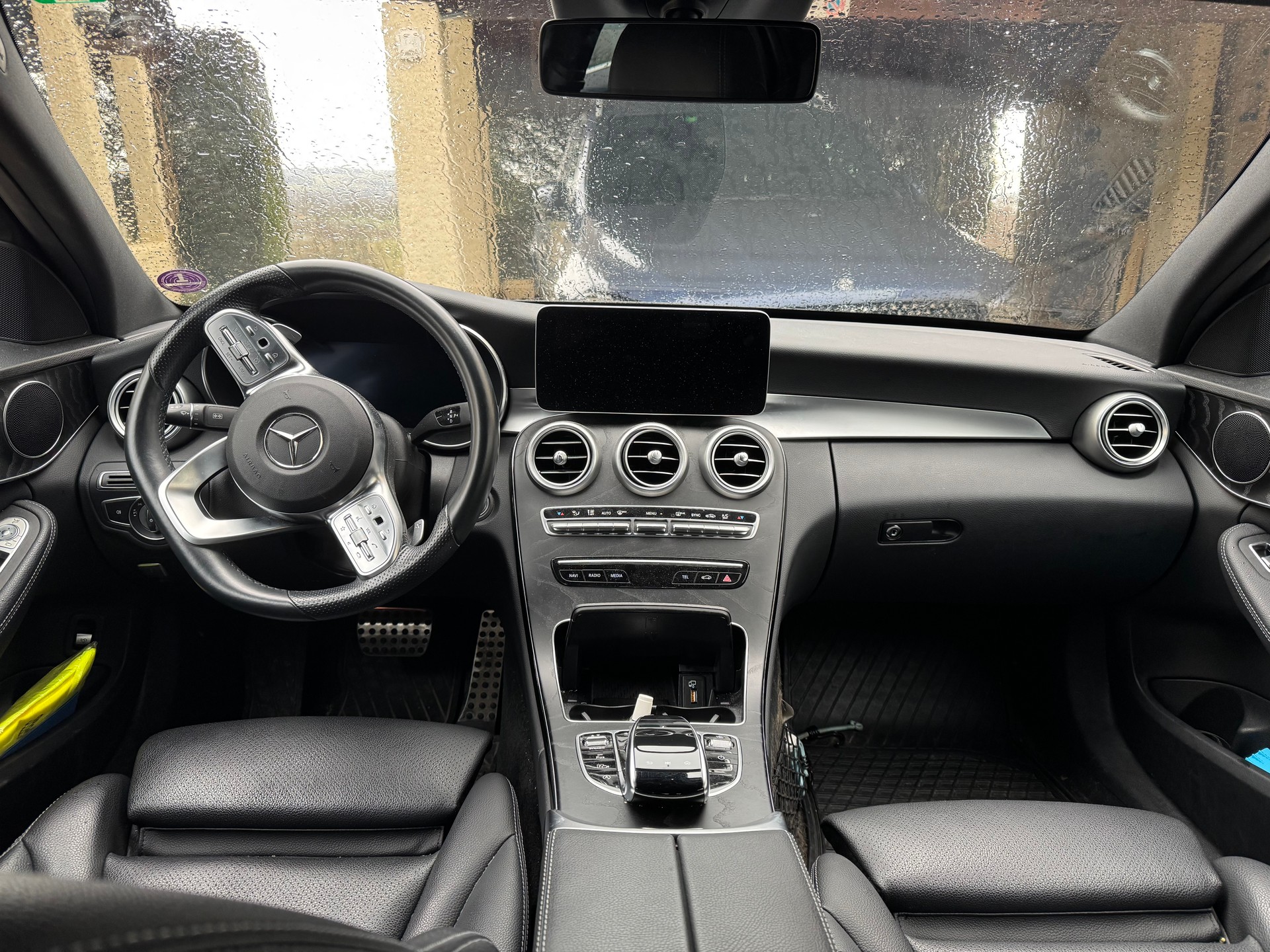 MERCEDES-BENZ C 200 Swiss Star AMG Line 4Matic 9G-Tronic-image-3