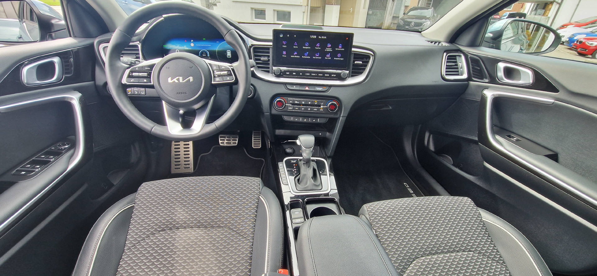 KIA Ceed SW 1.6 GDi Plug-in Hybrid Style-image-4