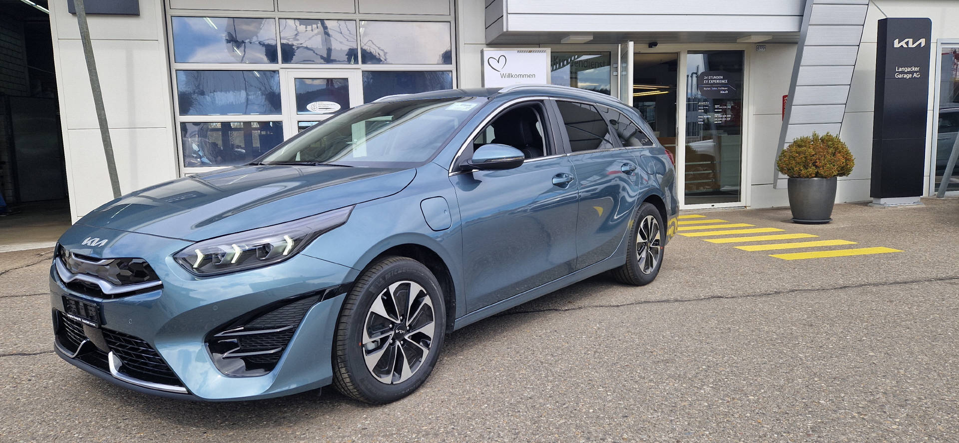 KIA Ceed SW 1.6 GDi Plug-in Hybrid Style-image-1