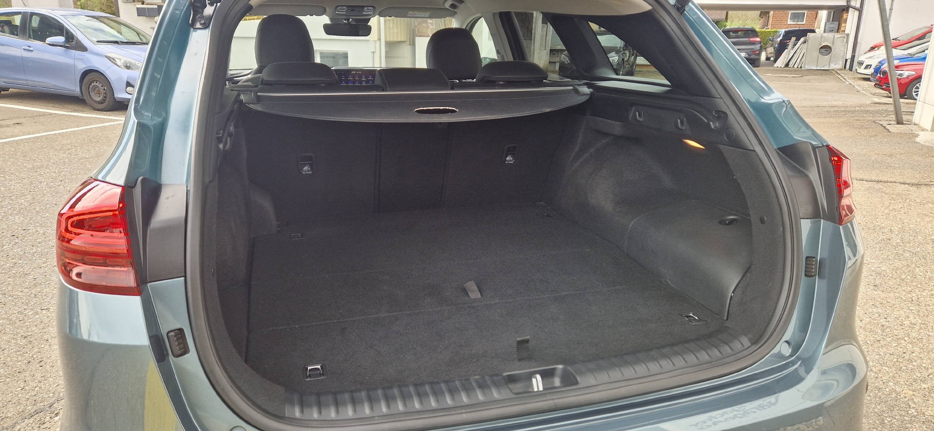 KIA Ceed SW 1.6 GDi Plug-in Hybrid Style-image-12