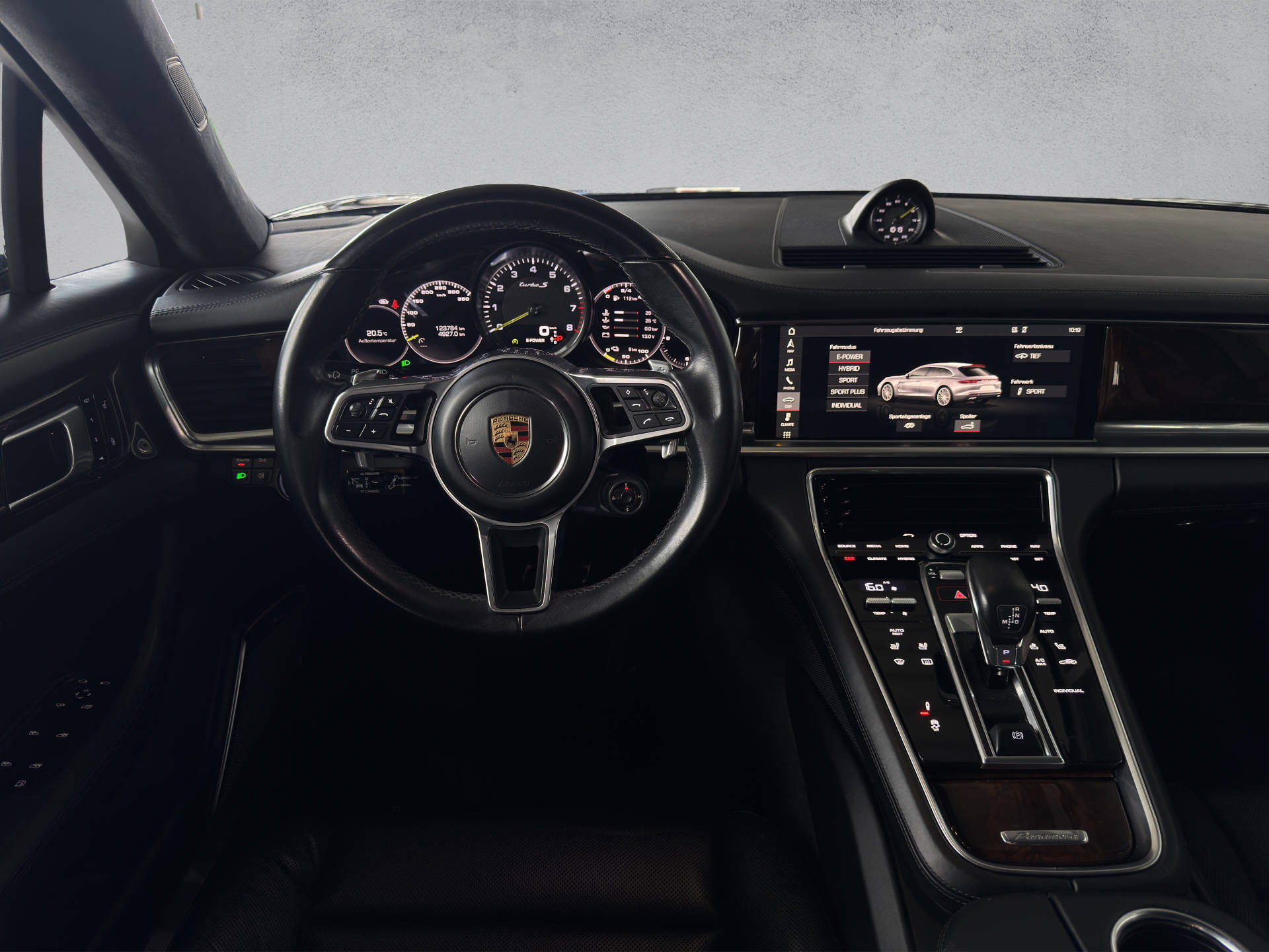 PORSCHE Panamera Turbo S E-Hybrid Sport Turismo-image-5