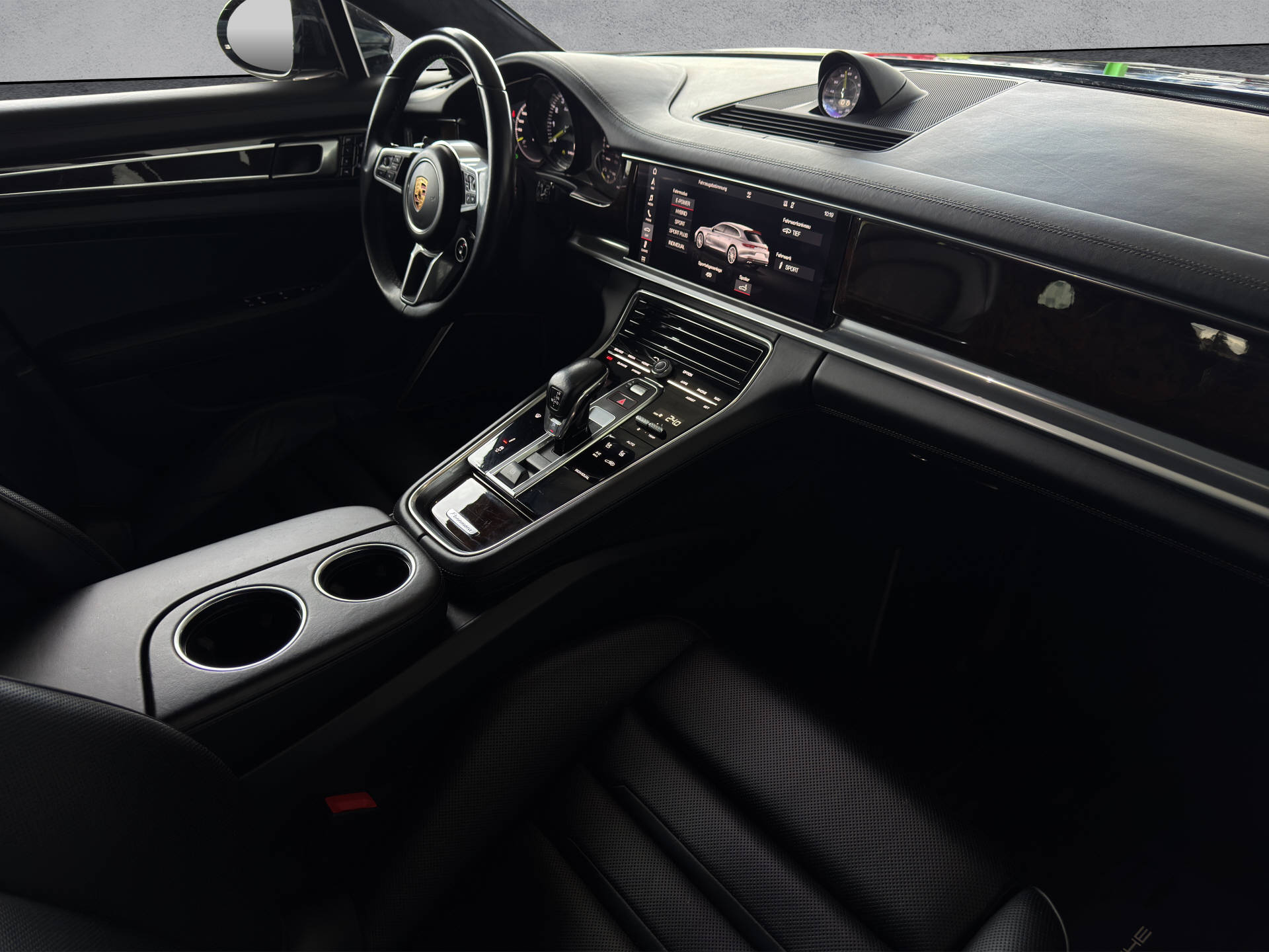 PORSCHE Panamera Turbo S E-Hybrid Sport Turismo-image-7