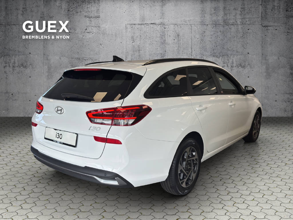 HYUNDAI i30 Wagon 1.5 T-GDi Amplia-image-4
