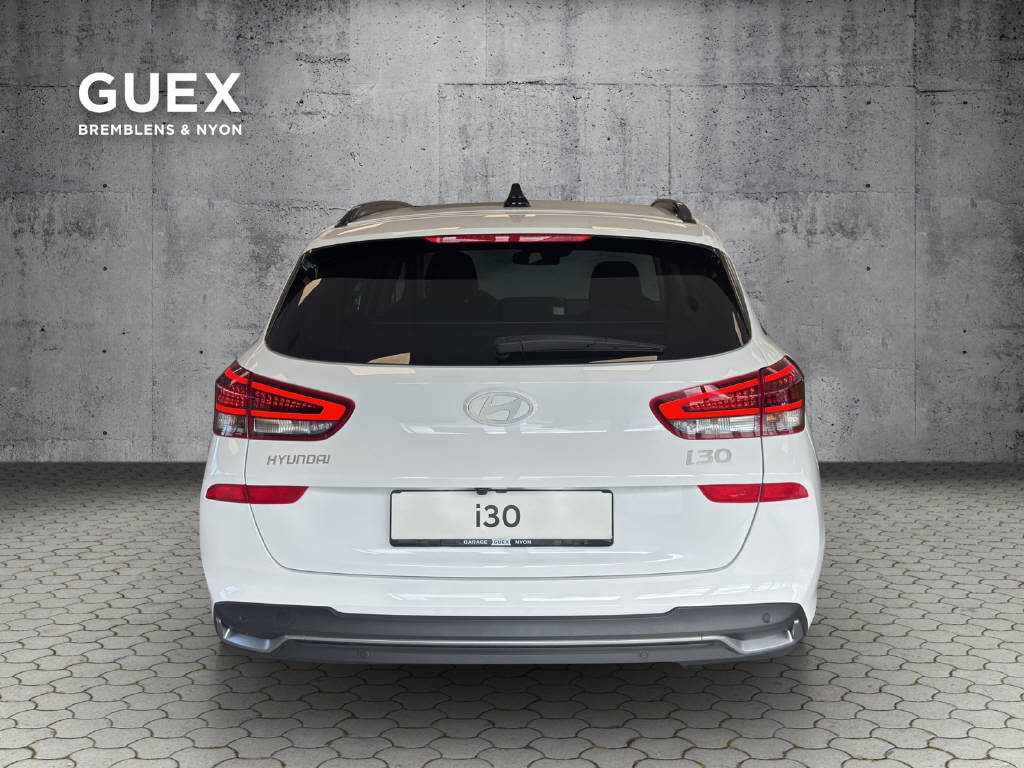 HYUNDAI i30 Wagon 1.5 T-GDi Amplia-image-3