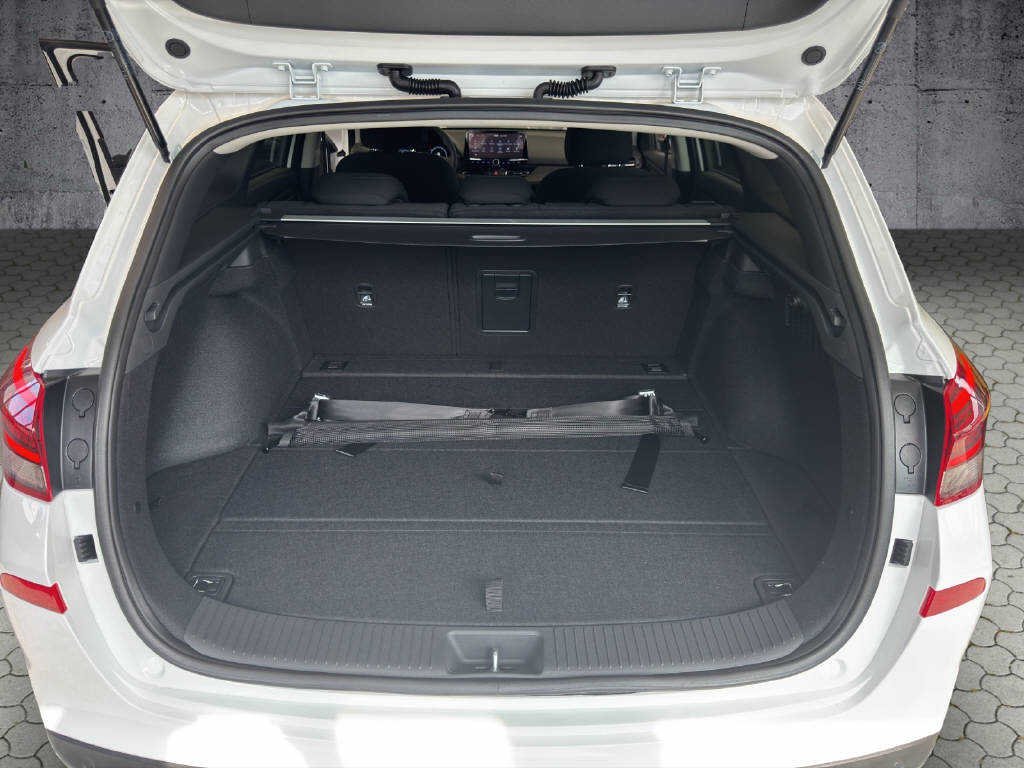 HYUNDAI i30 Wagon 1.5 T-GDi Amplia-image-8