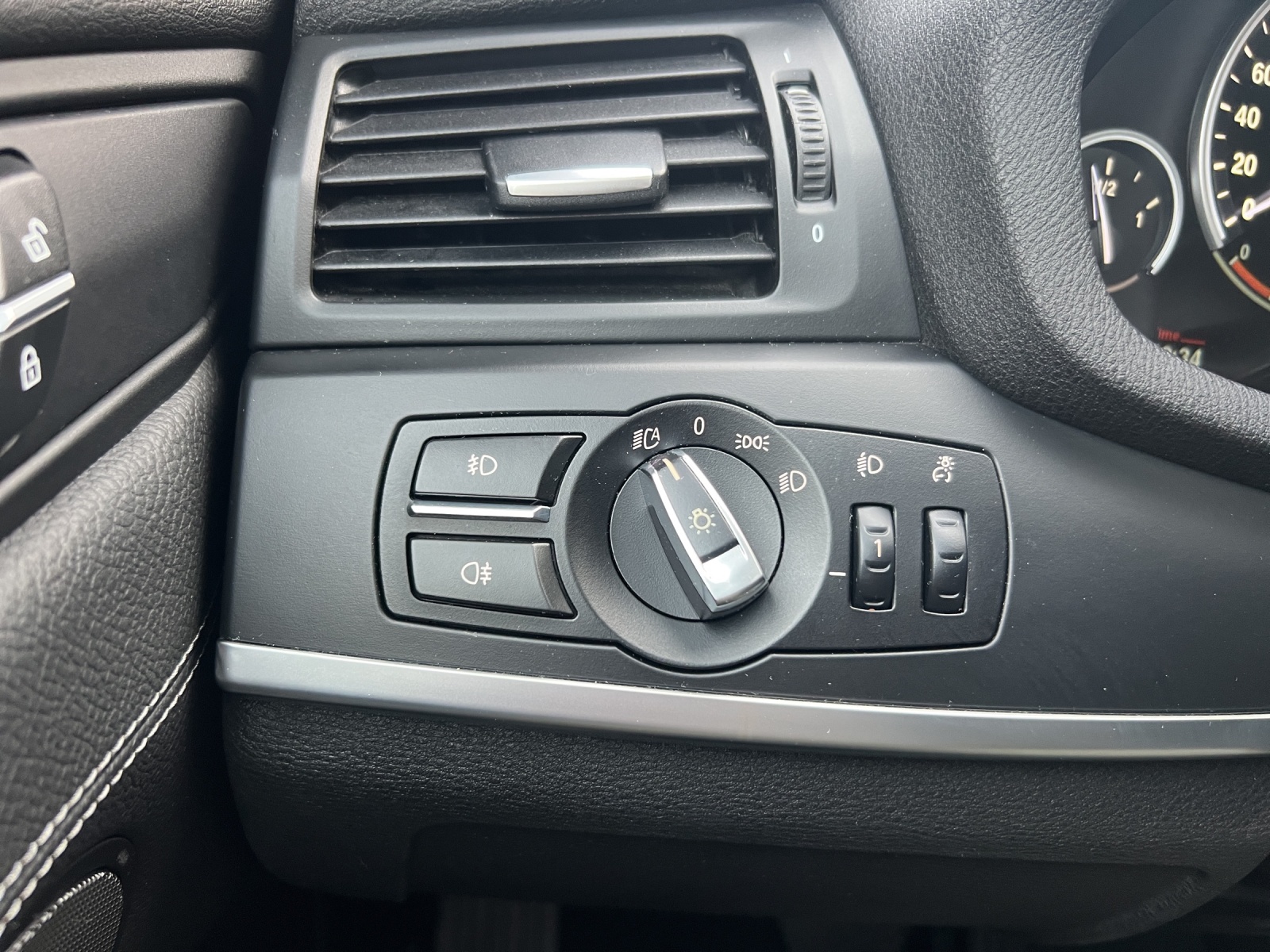 BMW X3 xDrive 20i Steptronic-image-24