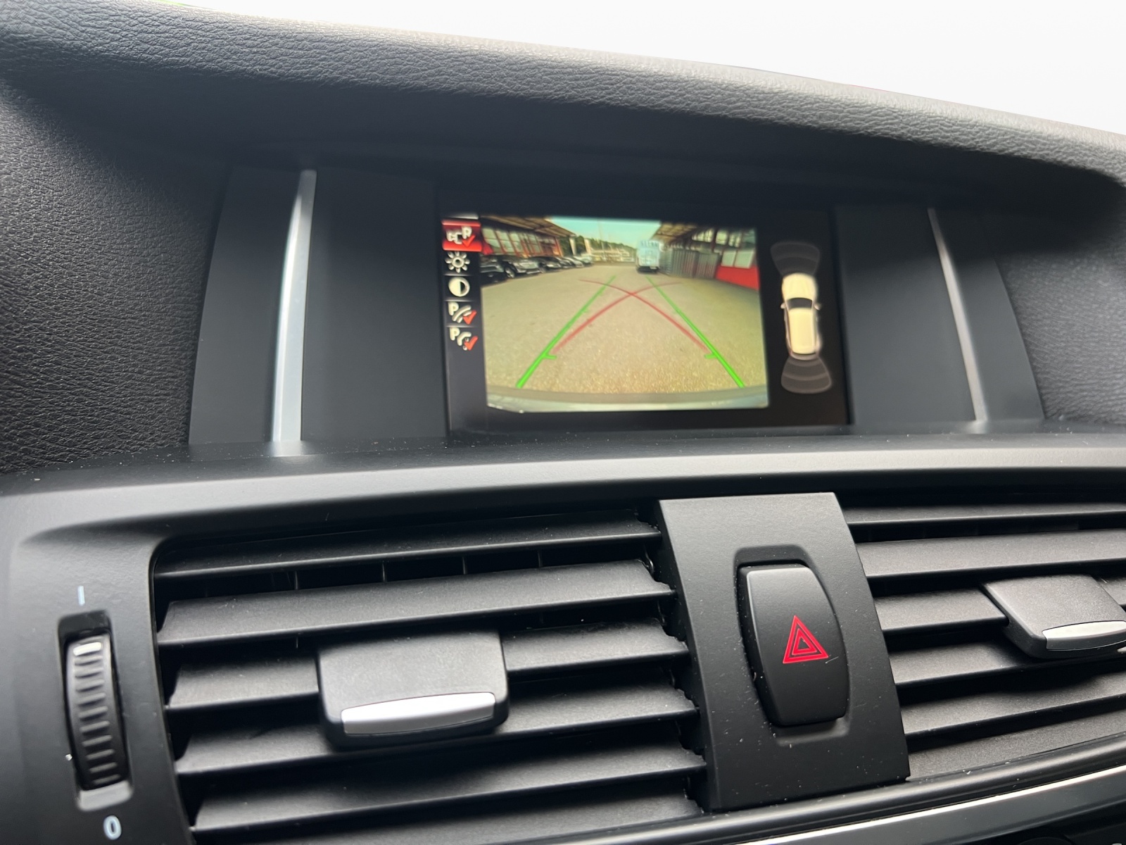 BMW X3 xDrive 20i Steptronic-image-12