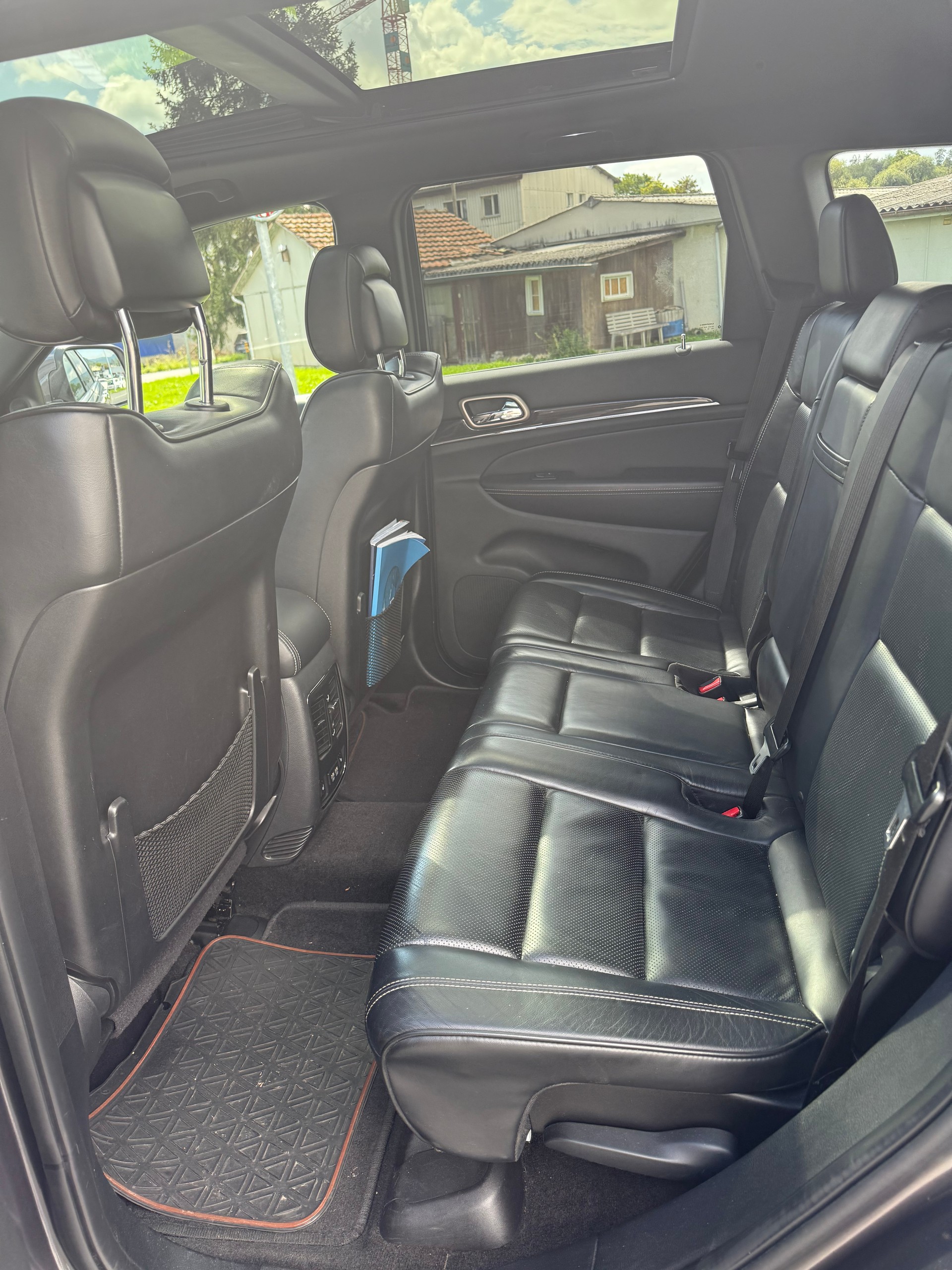JEEP Grand Cherokee 3.0 CRD Overland Automatic-image-6