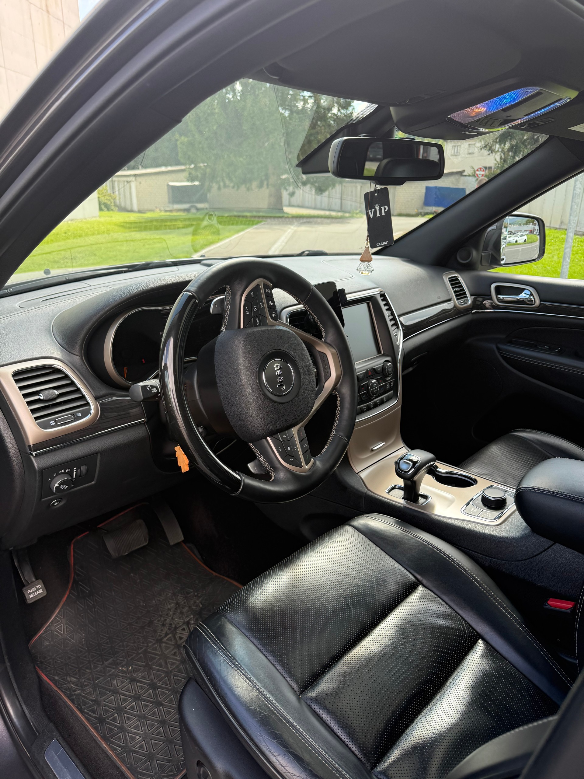 JEEP Grand Cherokee 3.0 CRD Overland Automatic-image-4