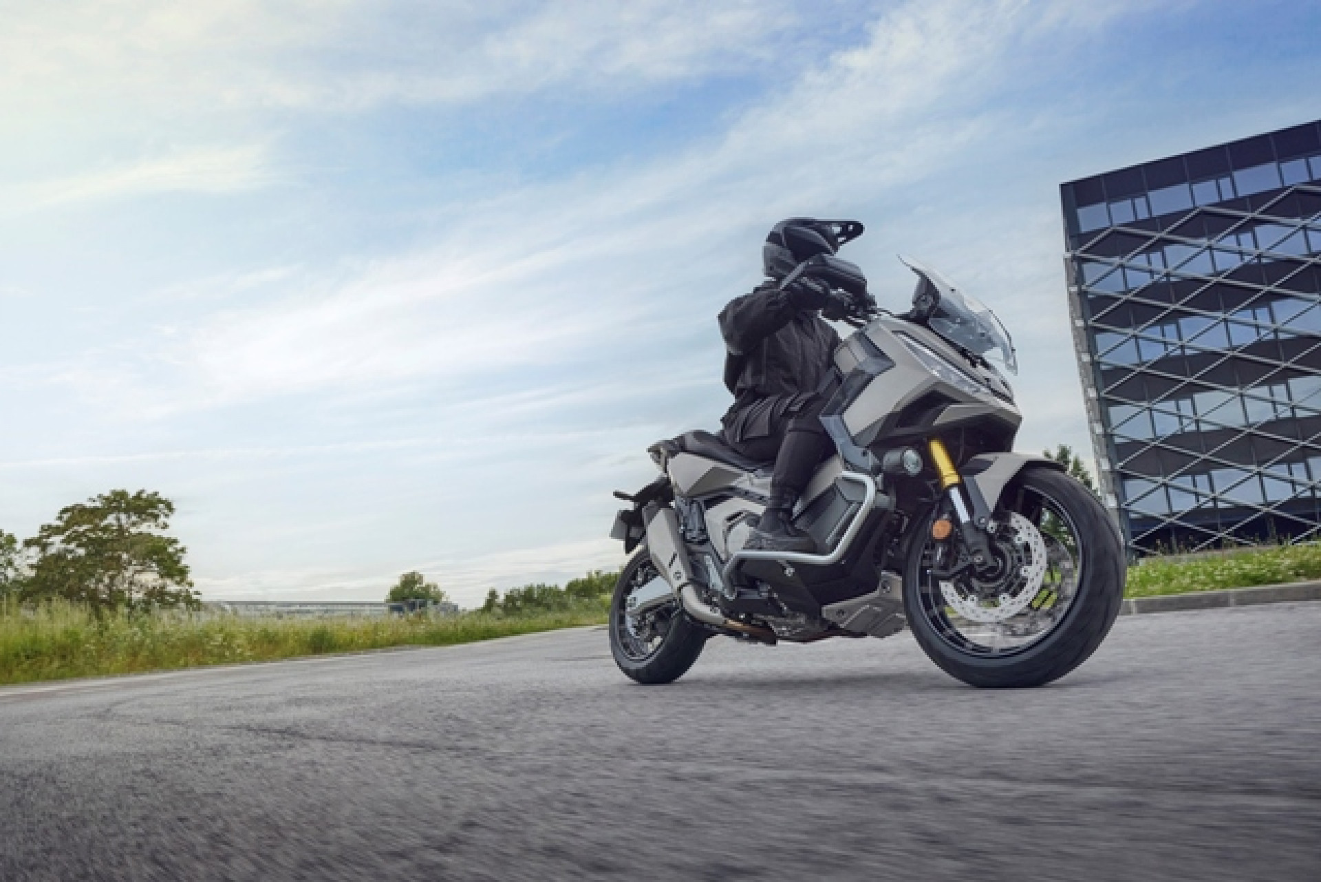 HONDA X-ADV 750-showroom-element-3