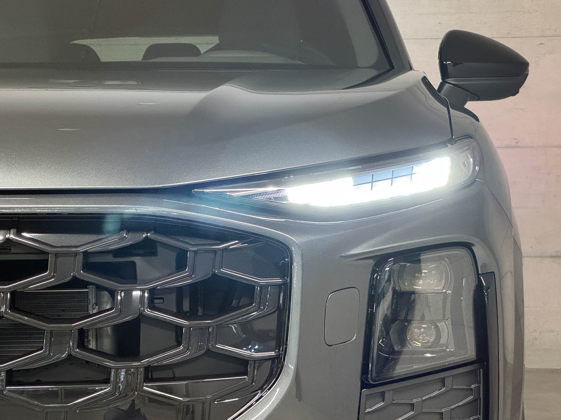 AUDI Q3 SUV TFSI quattro 195 kW S tronic-image-5