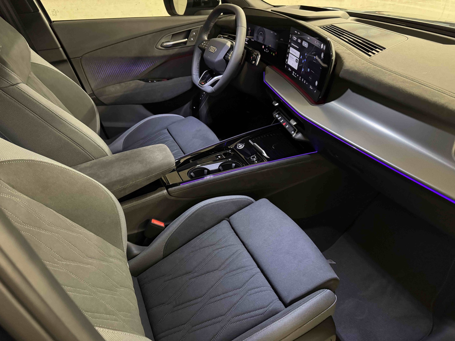 AUDI Q3 SUV TFSI quattro 195 kW S tronic-image-9