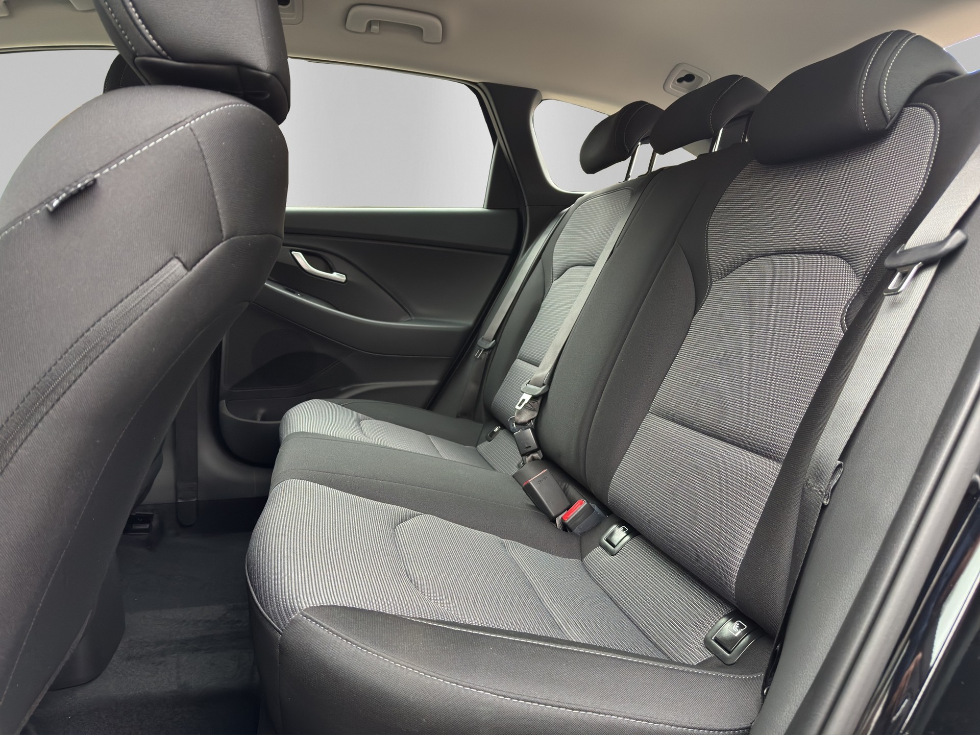 HYUNDAI i30 W 1.0 T-GDi Origo DCT-image-9