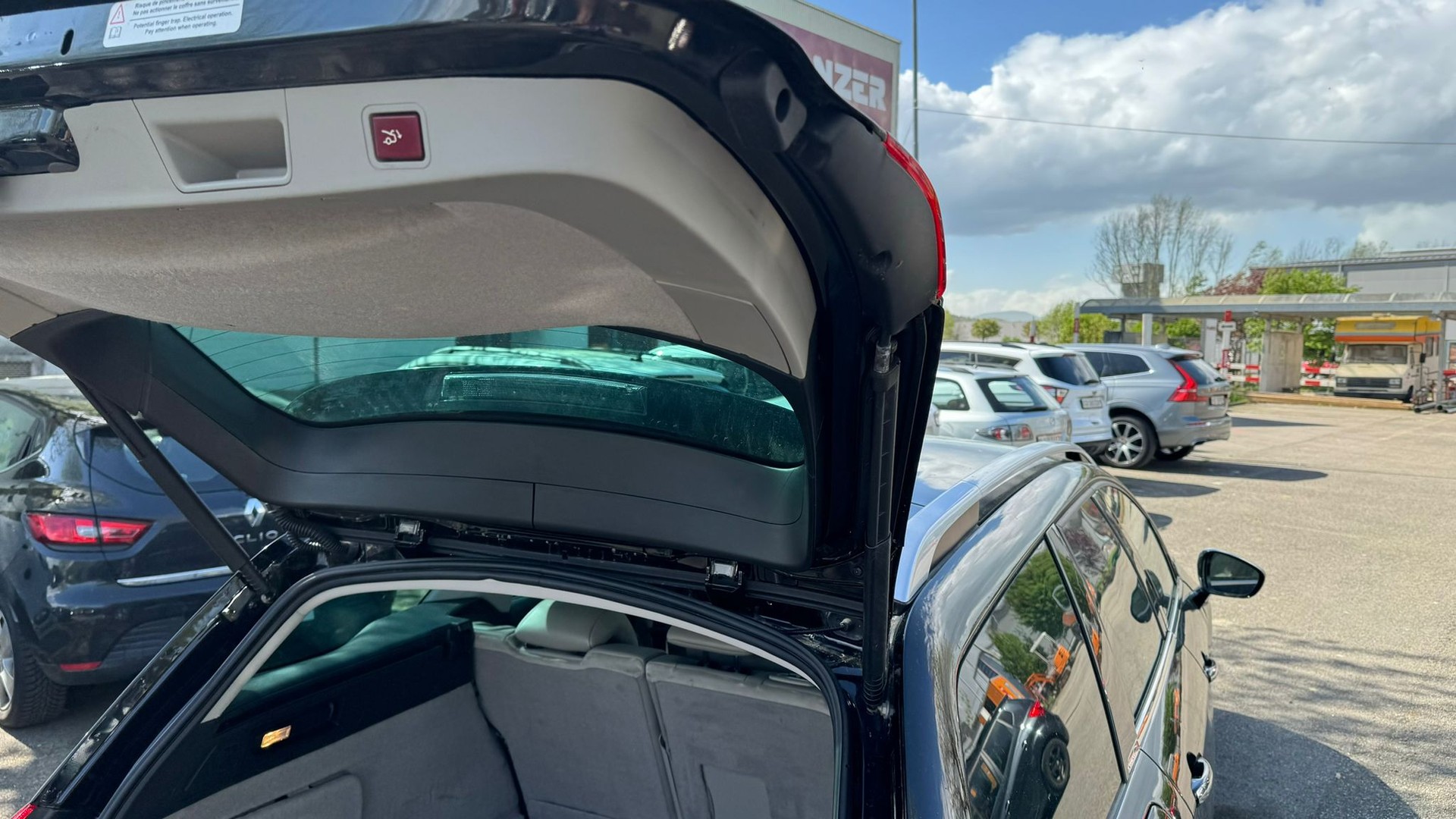CITROEN C5 Tourer 1.6 Turbo Exclusive Automatic-image-10