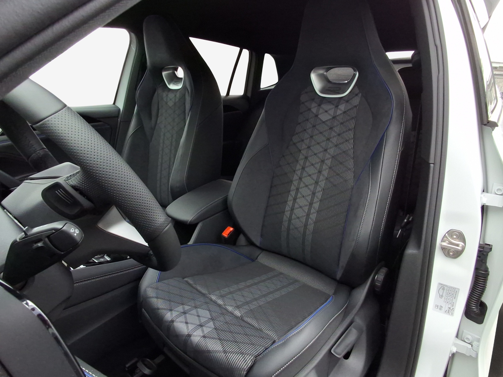 VW Tiguan 2.0 TSI DSG R-Line 4Motion-image-15