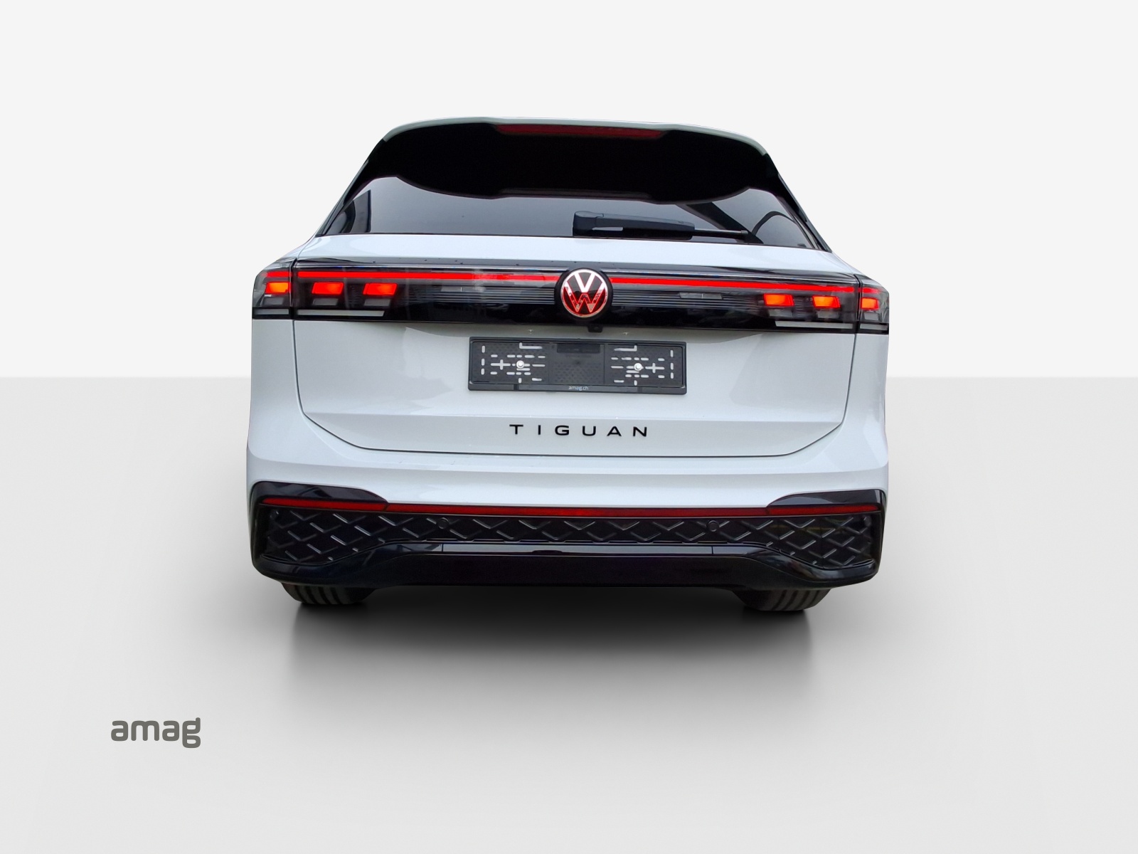 VW Tiguan 2.0 TSI DSG R-Line 4Motion-image-3