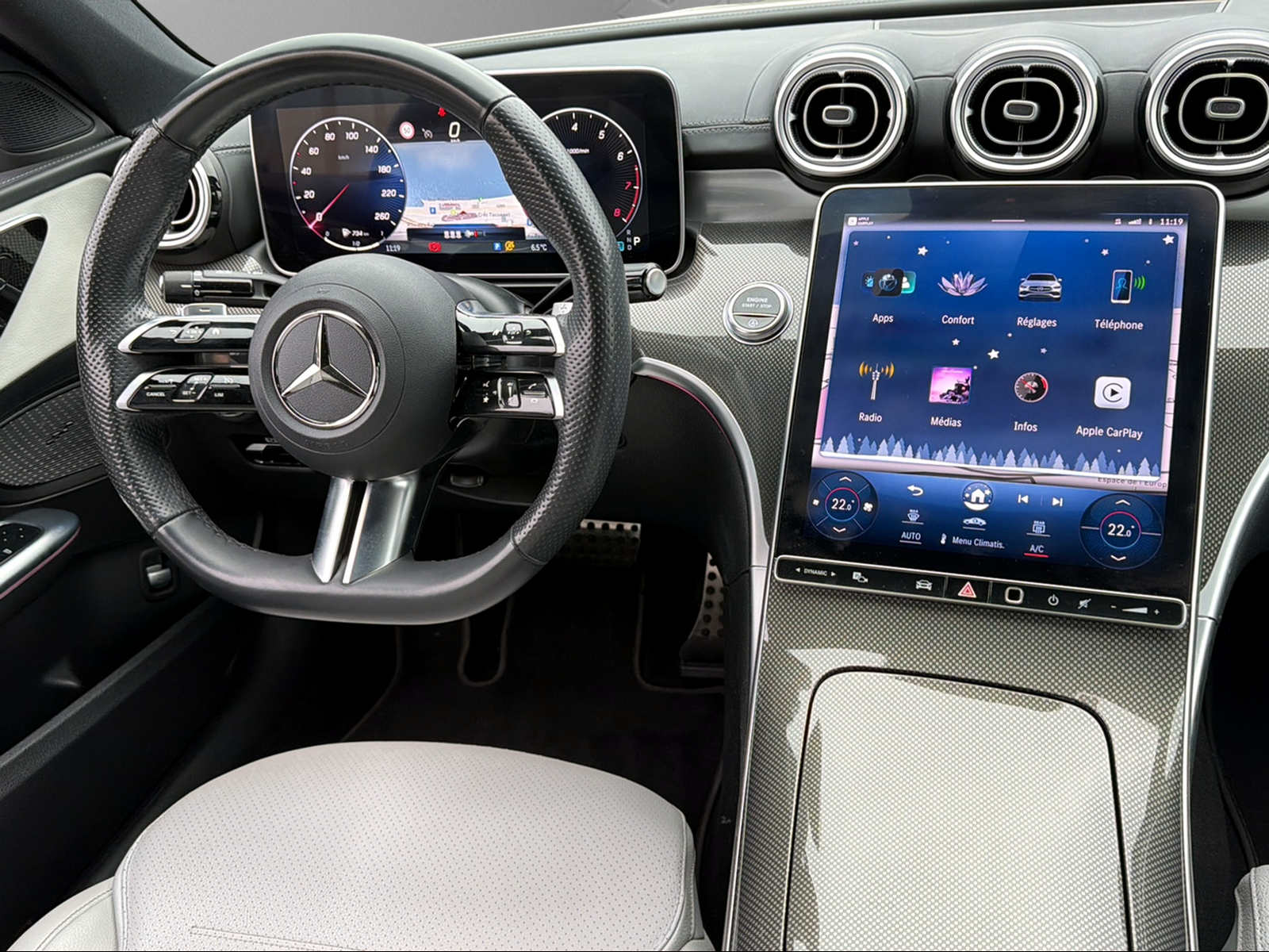 MERCEDES-BENZ C 300 4Matic AMG Line-image-14