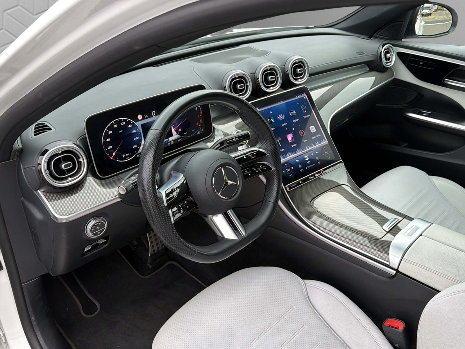 MERCEDES-BENZ C 300 4Matic AMG Line-image-11