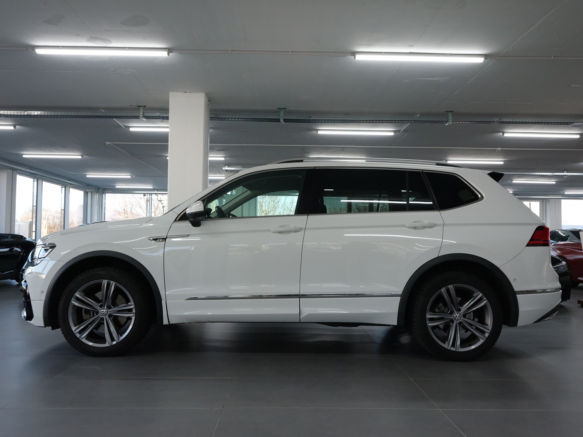 VW Tiguan Allspace 2.0 TDI SCR Highline 4Motion DSG-image-6
