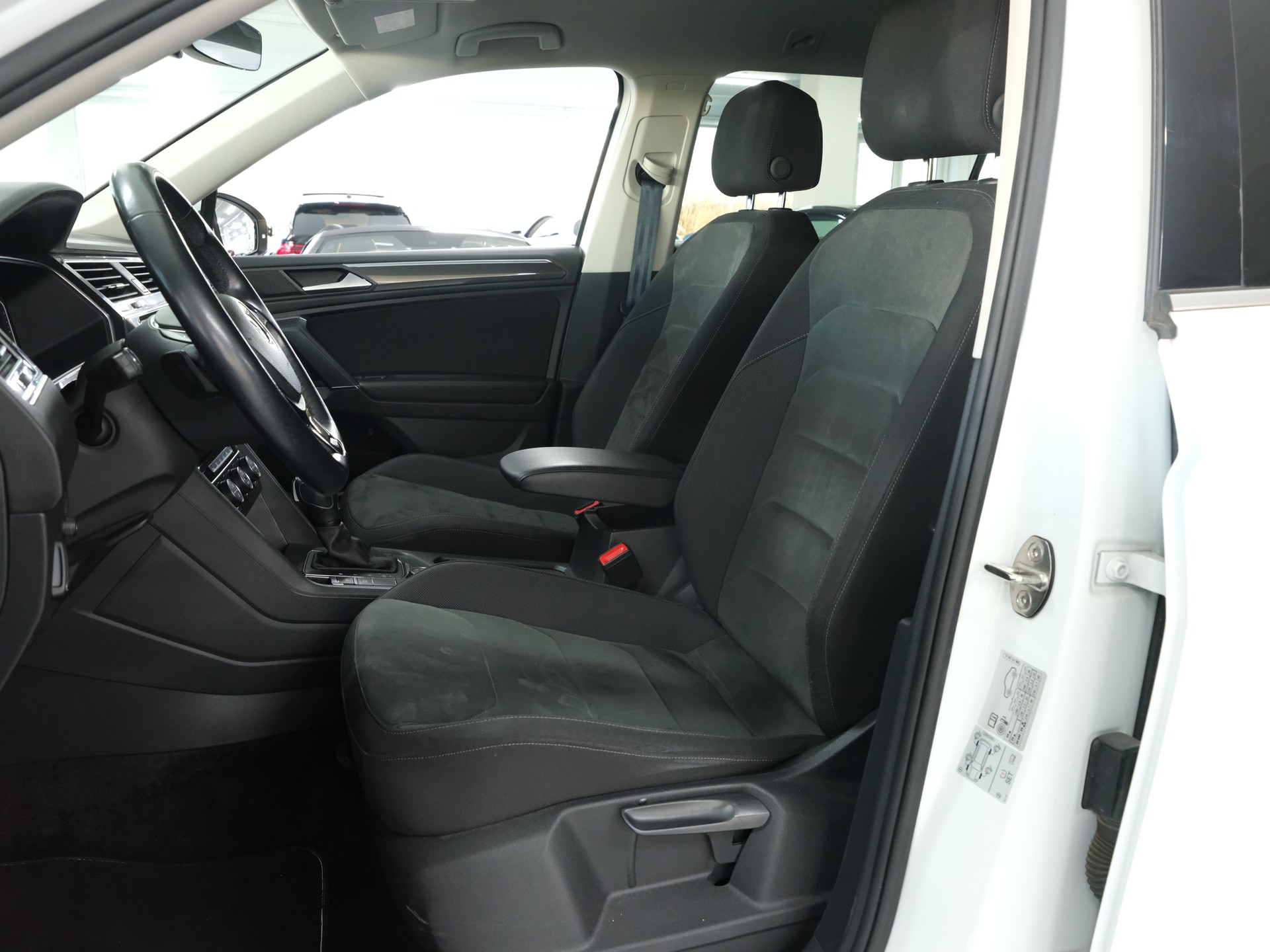 VW Tiguan Allspace 2.0 TDI SCR Highline 4Motion DSG-image-11