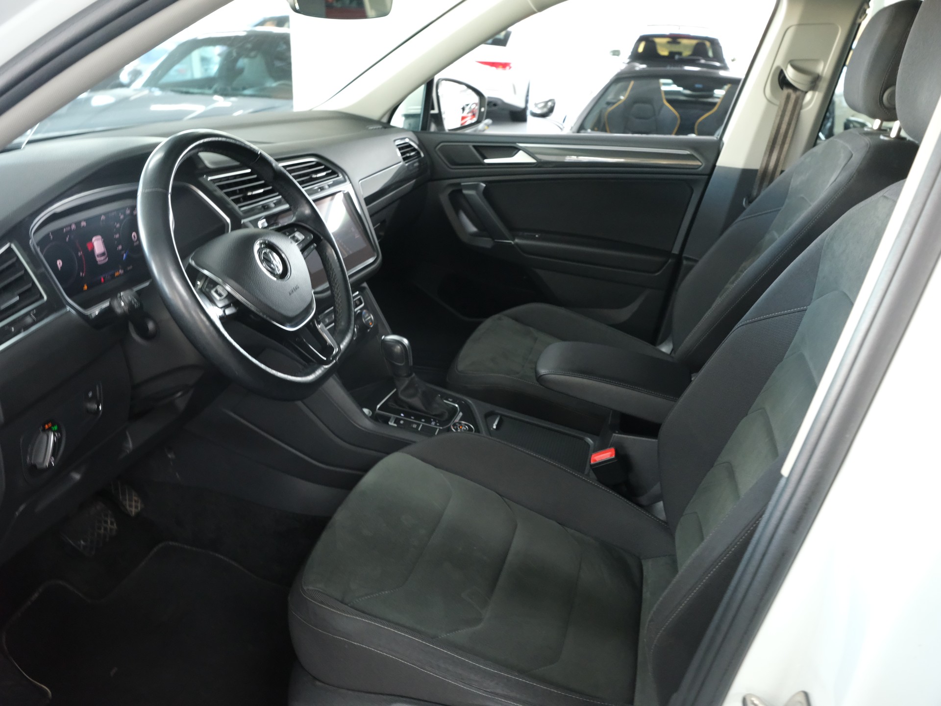 VW Tiguan Allspace 2.0 TDI SCR Highline 4Motion DSG-image-10