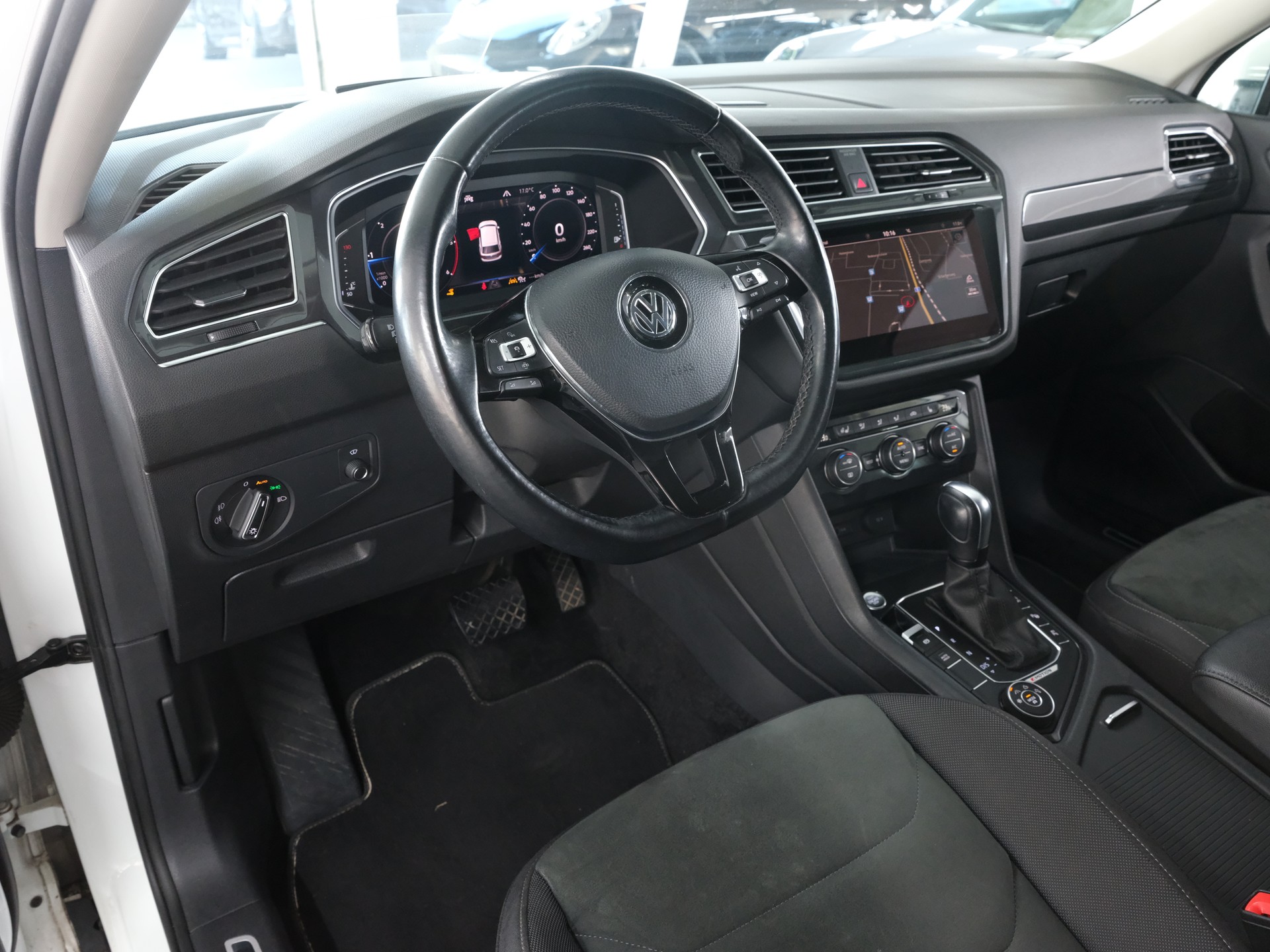 VW Tiguan Allspace 2.0 TDI SCR Highline 4Motion DSG-image-9