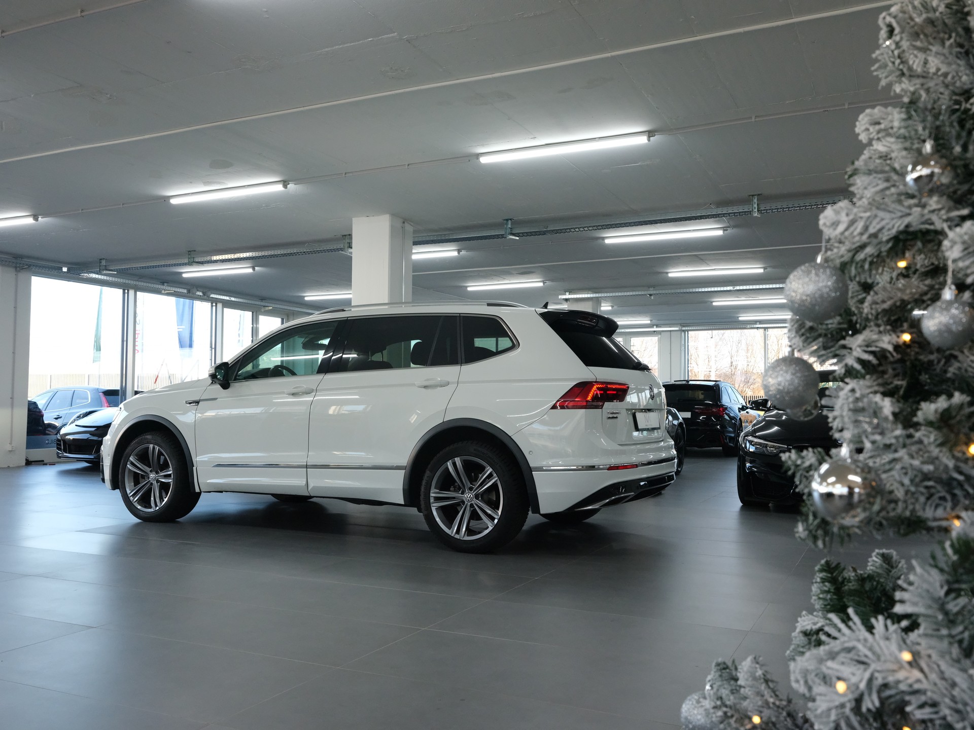 VW Tiguan Allspace 2.0 TDI SCR Highline 4Motion DSG-image-5