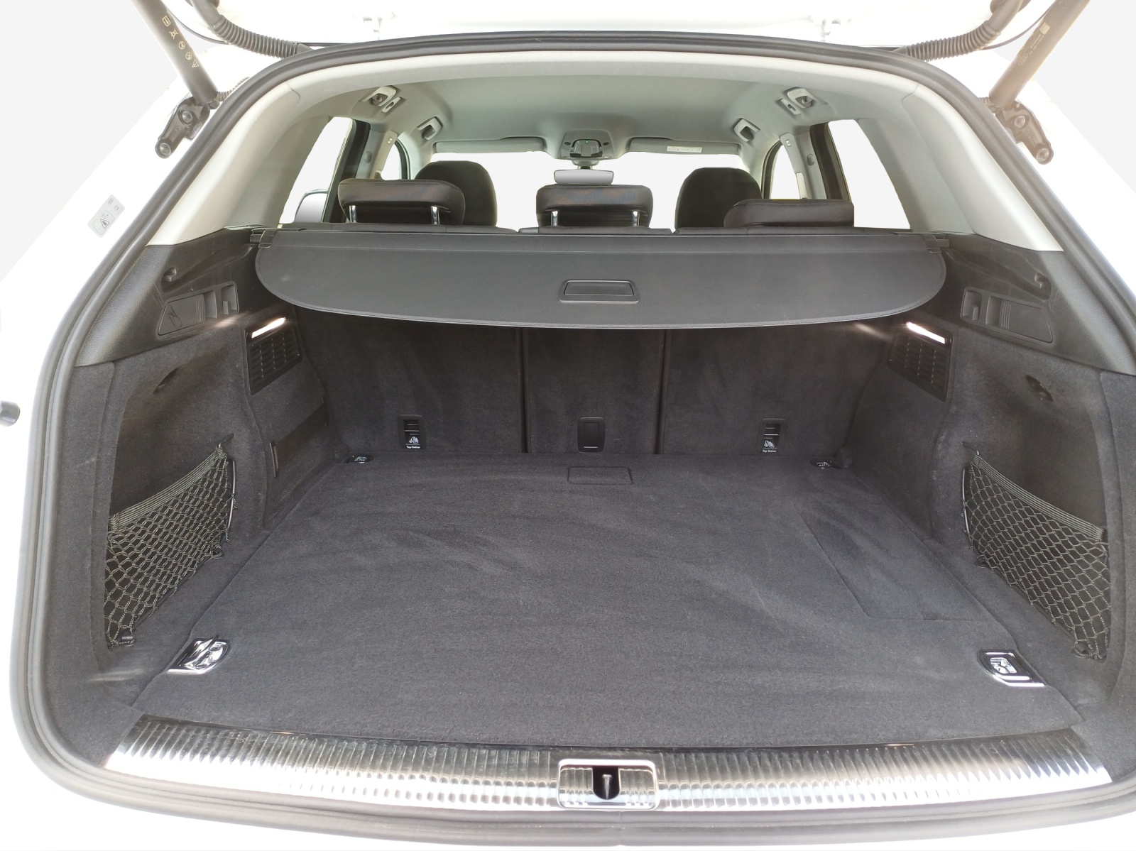 AUDI Q5 50 TFSI e PHEV S line quattro S-tronic-image-12