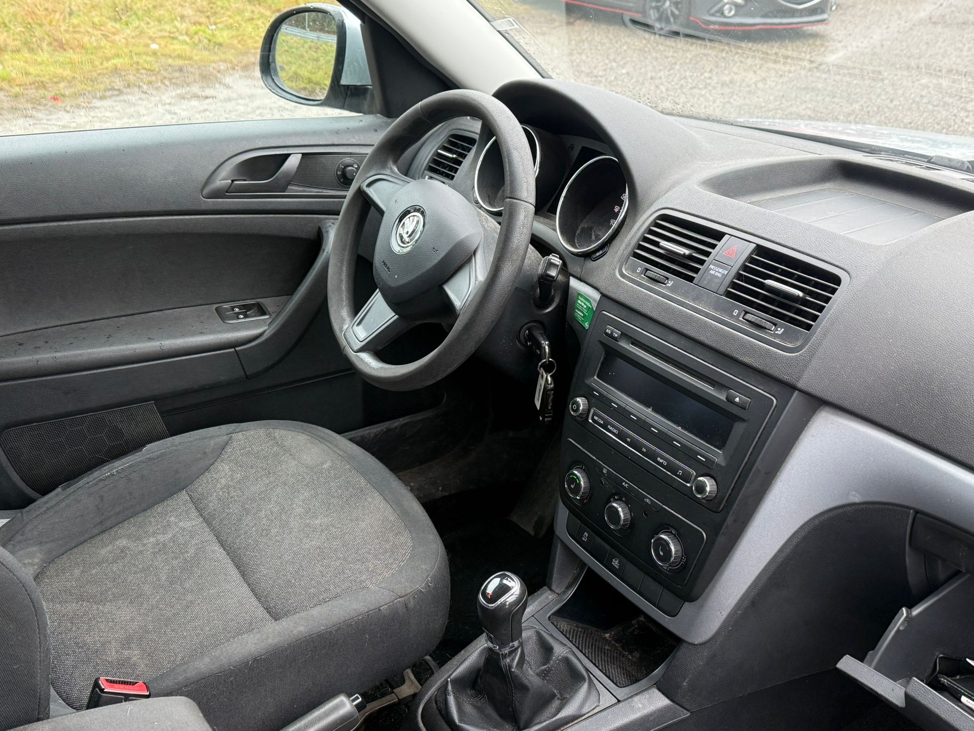 SKODA Yeti 1.8 TSI Ambition 4x4-image-12
