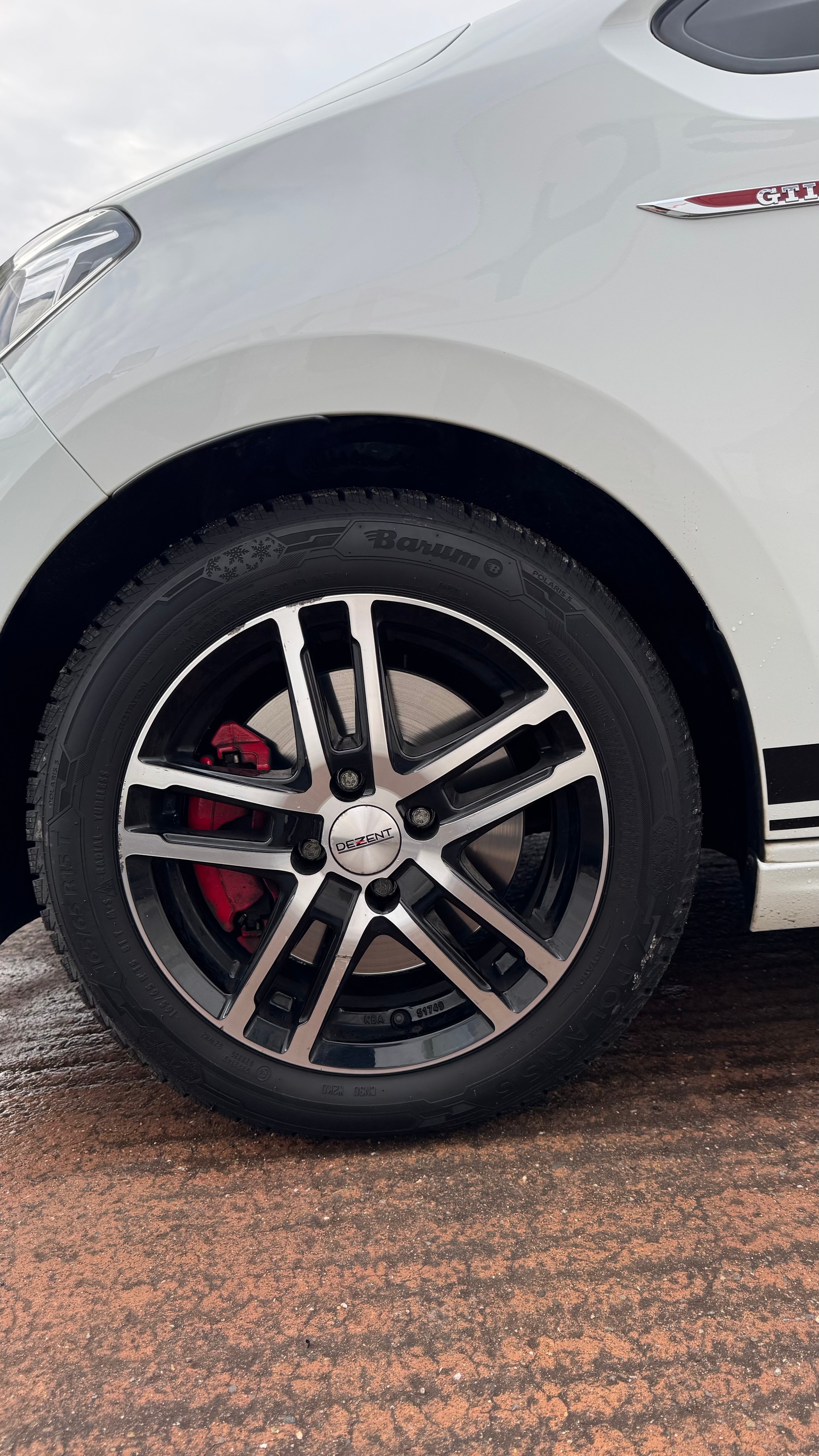 VW Up 1.0 TSI GTI-image-4