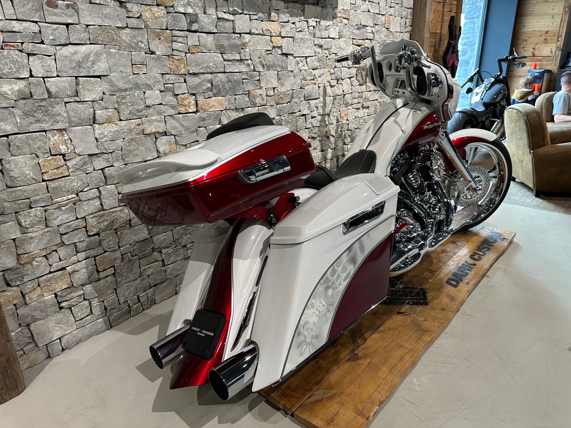 HARLEY-DAVIDSON FLHX Street Glide-showroom-element-2
