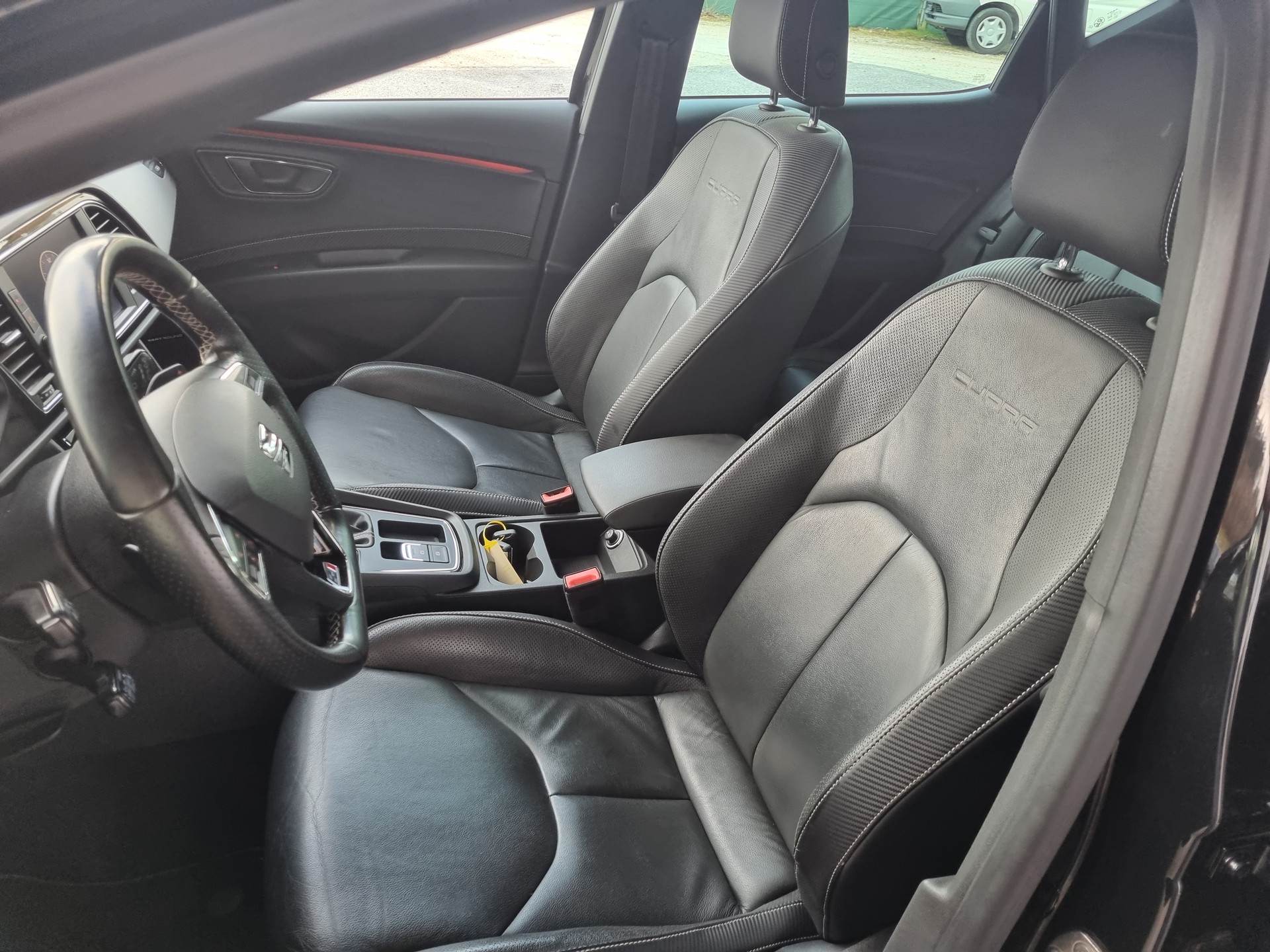 SEAT Leon 2.0 TSI Cupra 300 DSG-image-7