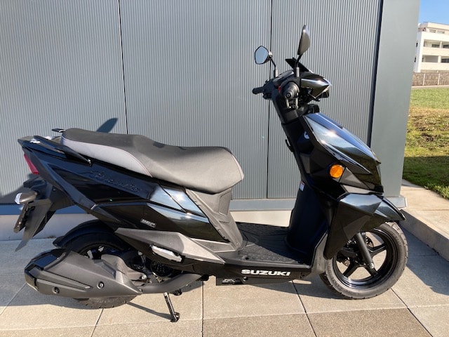 SUZUKI AVENIS 125