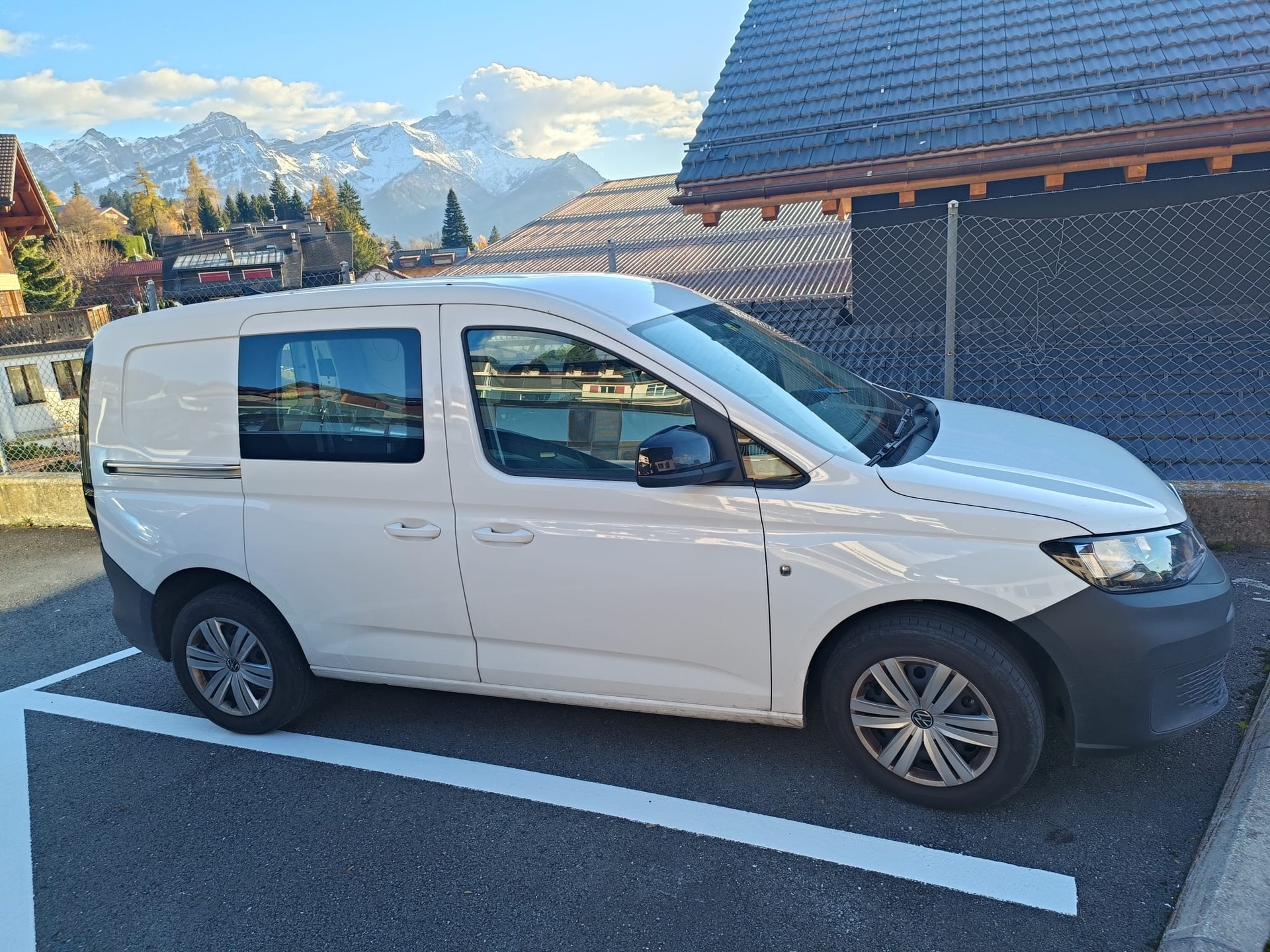 VW Caddy Cargo 1.5 TSI Entry-image-1