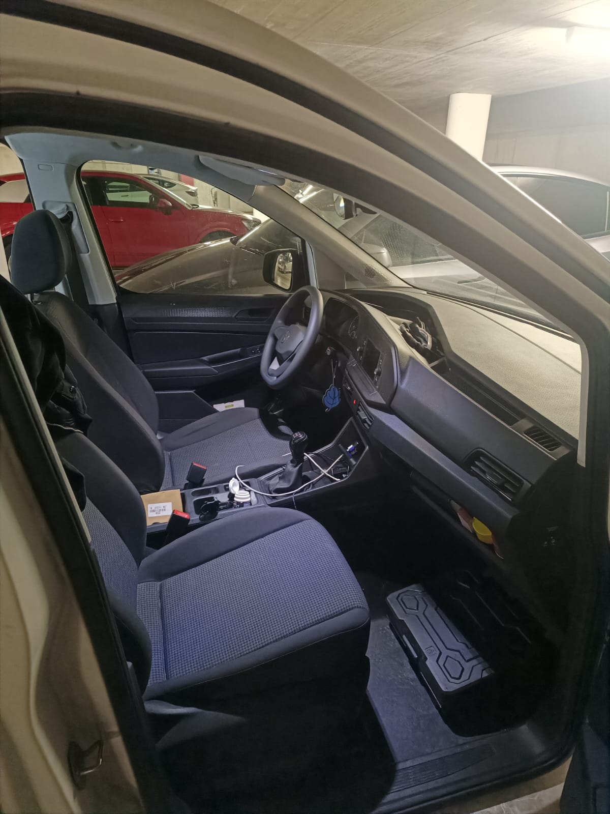 VW Caddy Cargo 1.5 TSI Entry-image-4