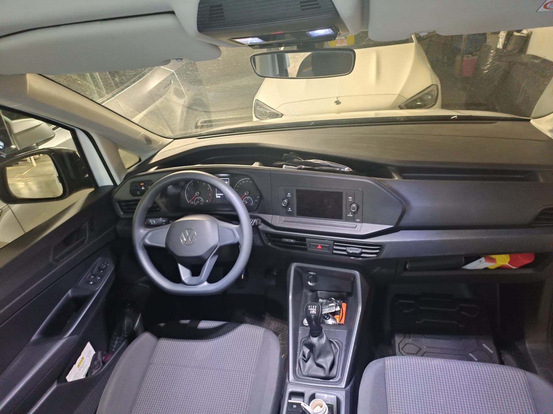 VW Caddy Cargo 1.5 TSI Entry-image-3
