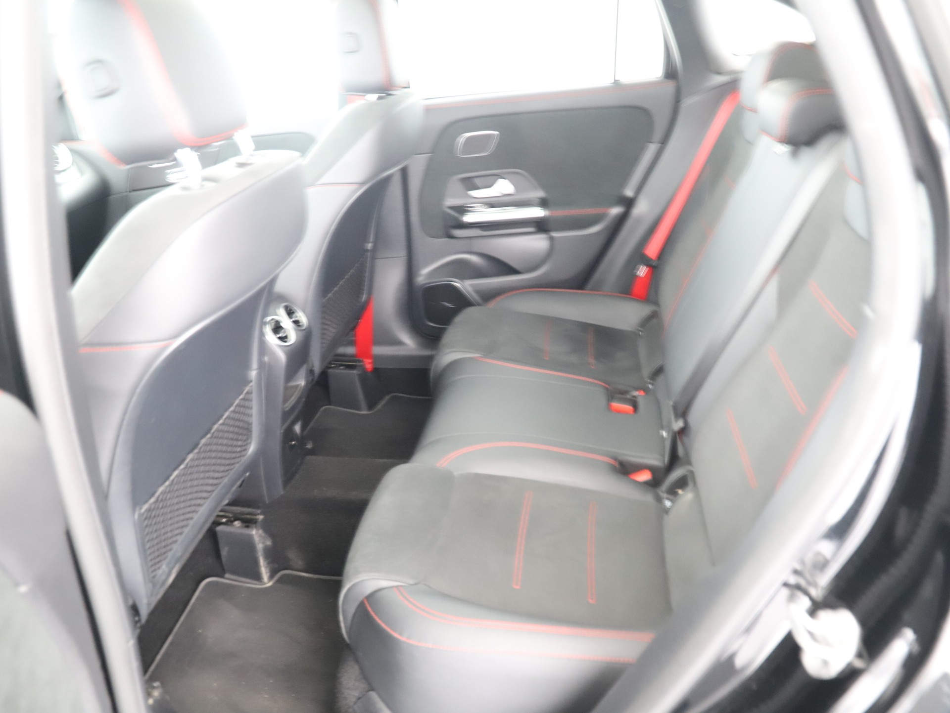 MERCEDES-BENZ GLA 45 S AMG 4Matic+-image-13