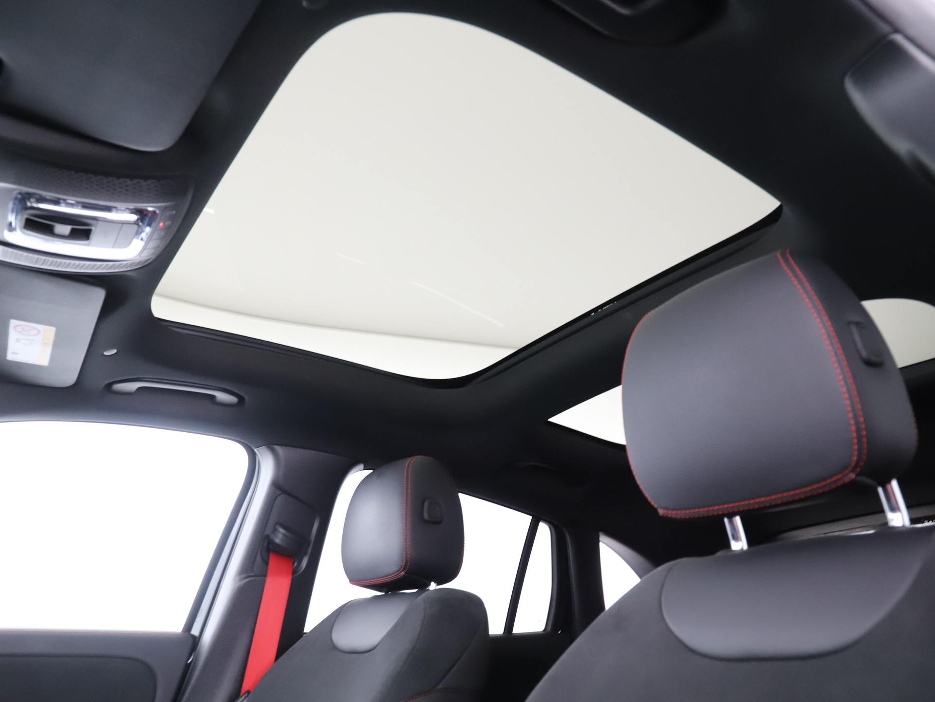 MERCEDES-BENZ GLA 45 S AMG 4Matic+-image-14
