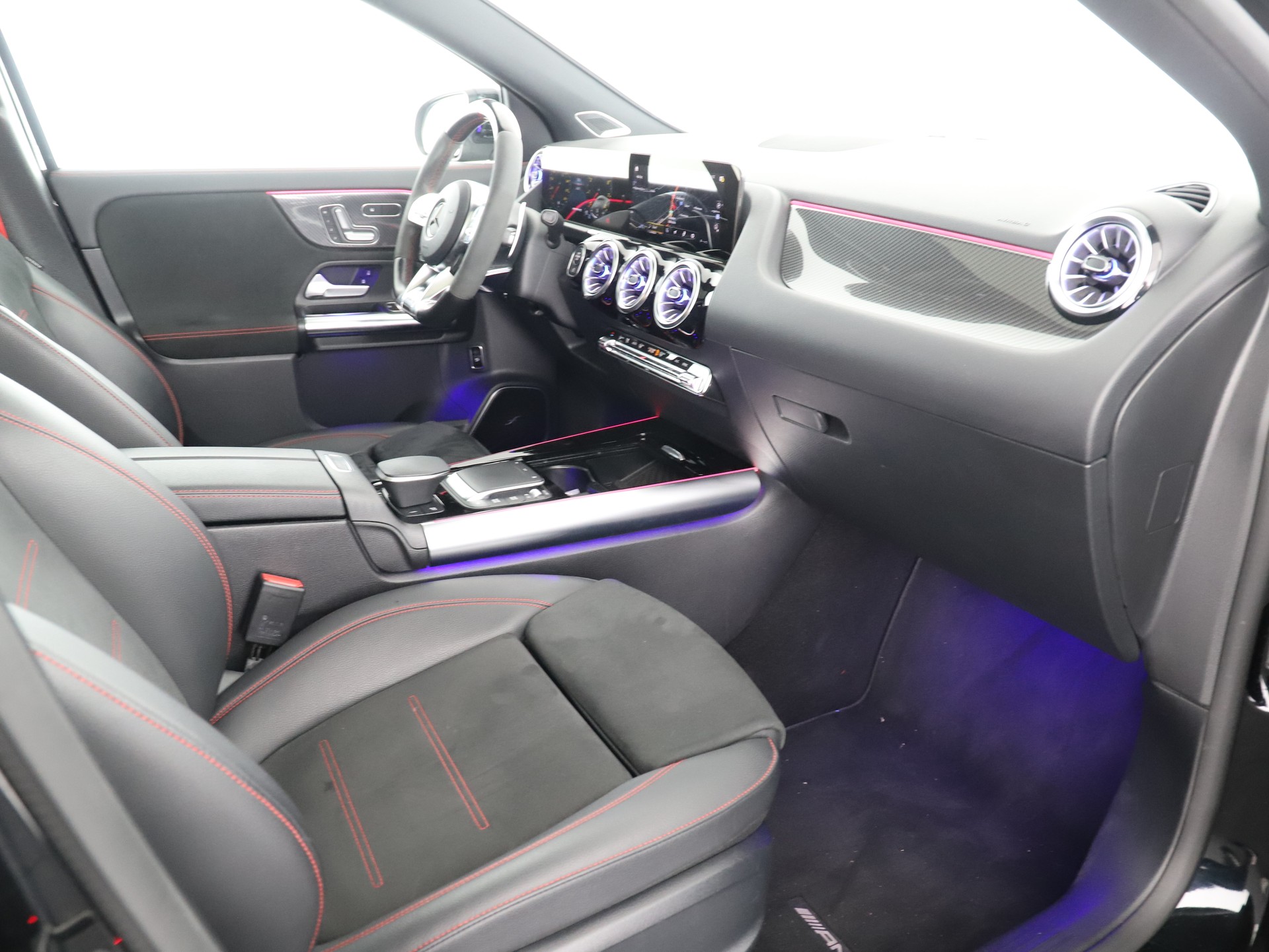 MERCEDES-BENZ GLA 45 S AMG 4Matic+-image-10