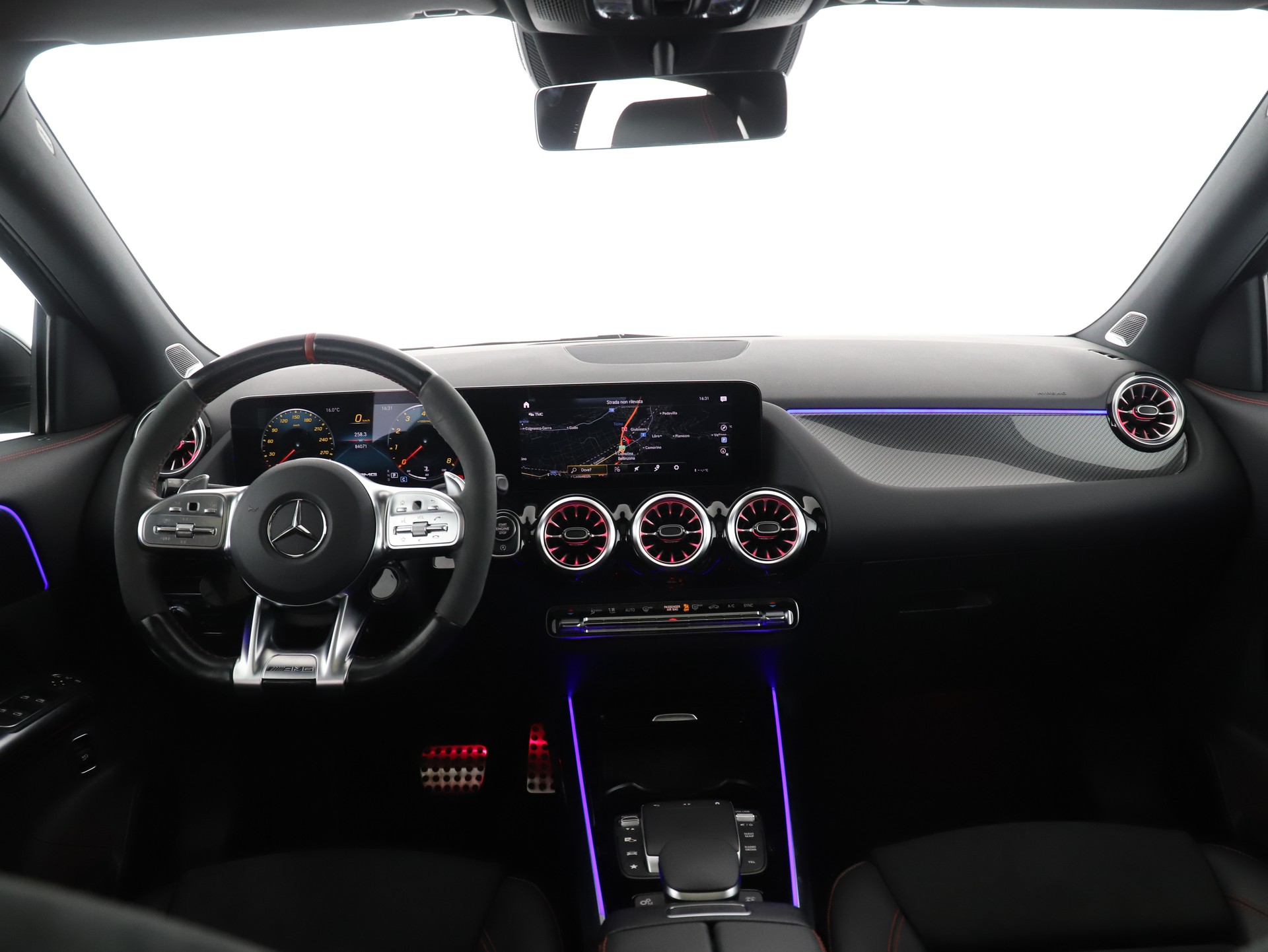 MERCEDES-BENZ GLA 45 S AMG 4Matic+-image-11