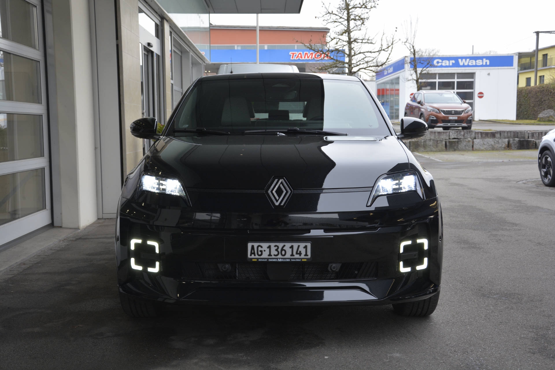 RENAULT R5 E-Tech Roland Garros 150 Comfort Range-image-1