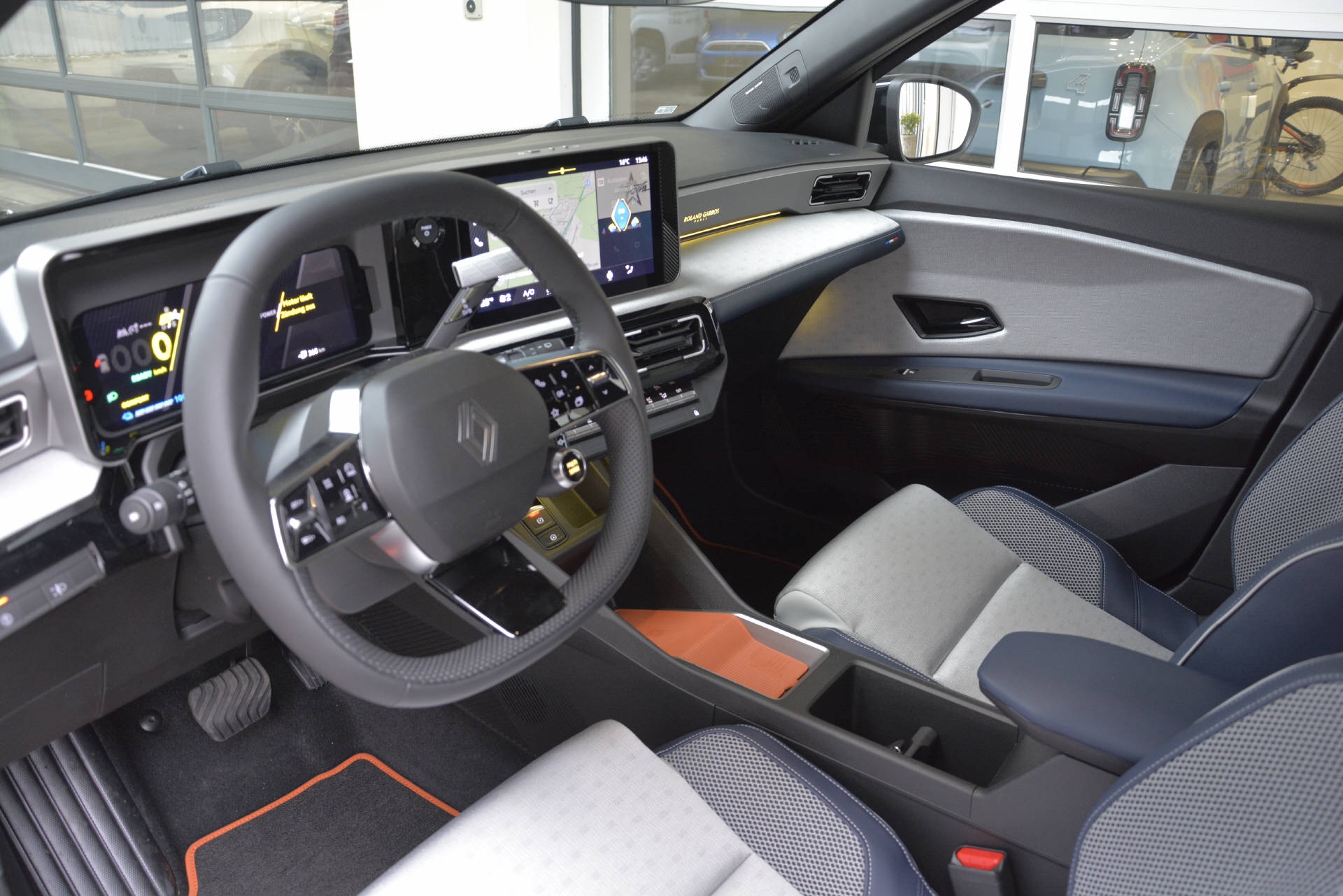 RENAULT R5 E-Tech Roland Garros 150 Comfort Range-image-4