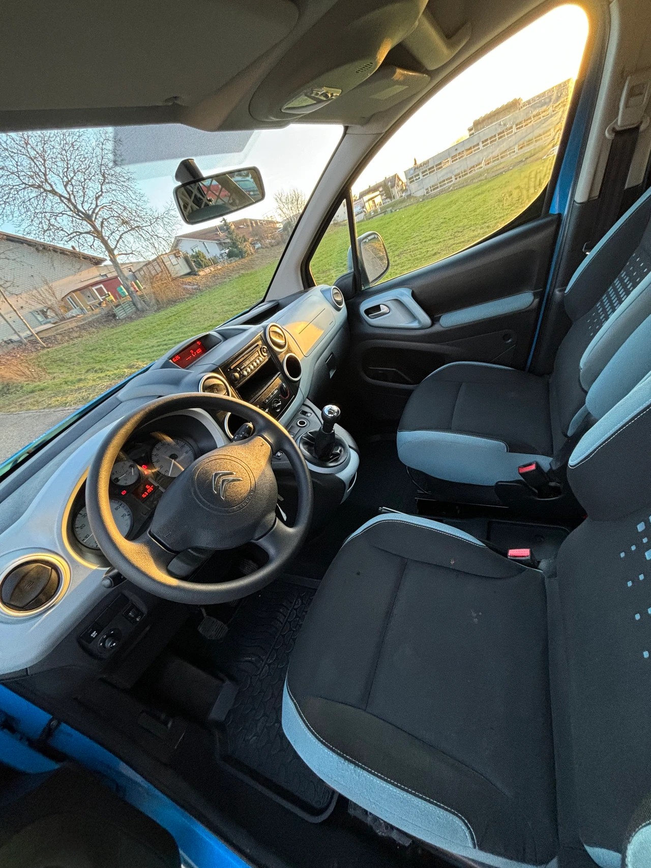 CITROEN Berlingo 1.6 16V Attraction-image-8