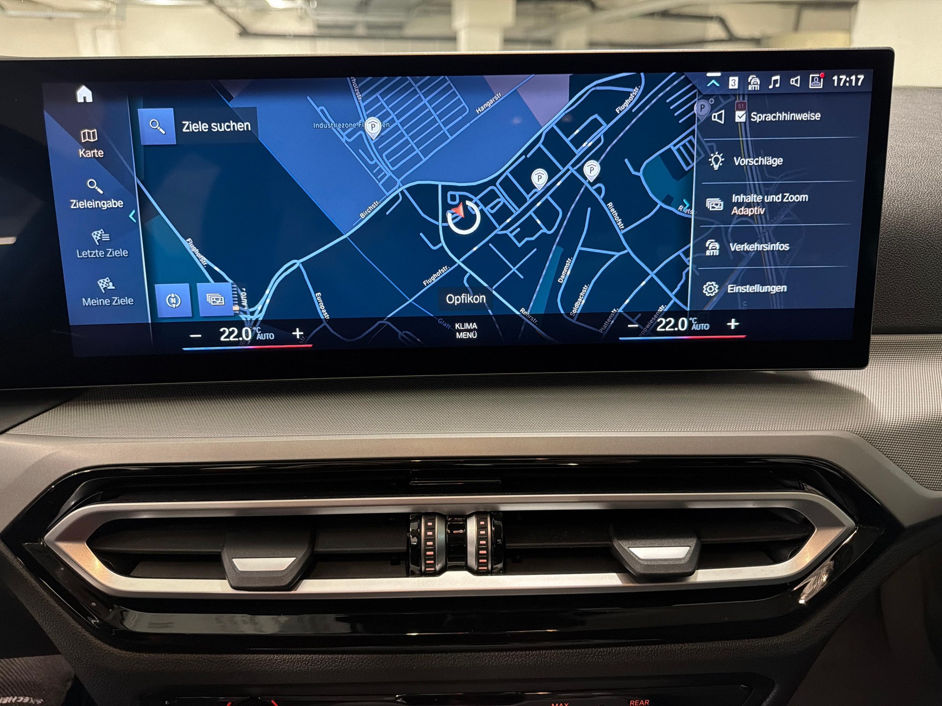 BMW 320d xDrive Touring-image-14