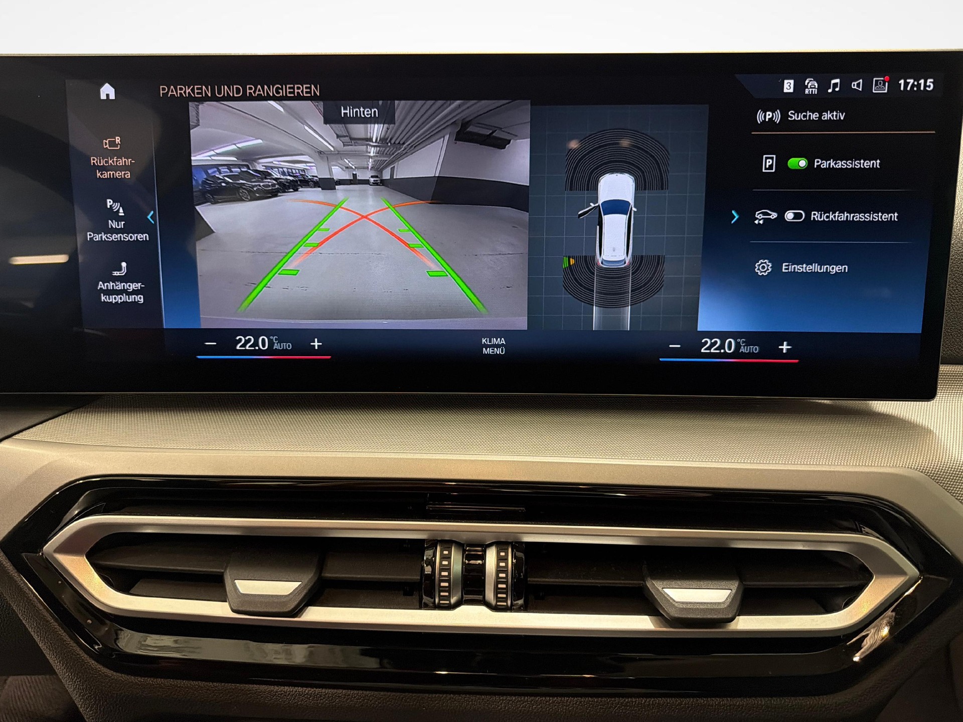 BMW 320d xDrive Touring-image-15
