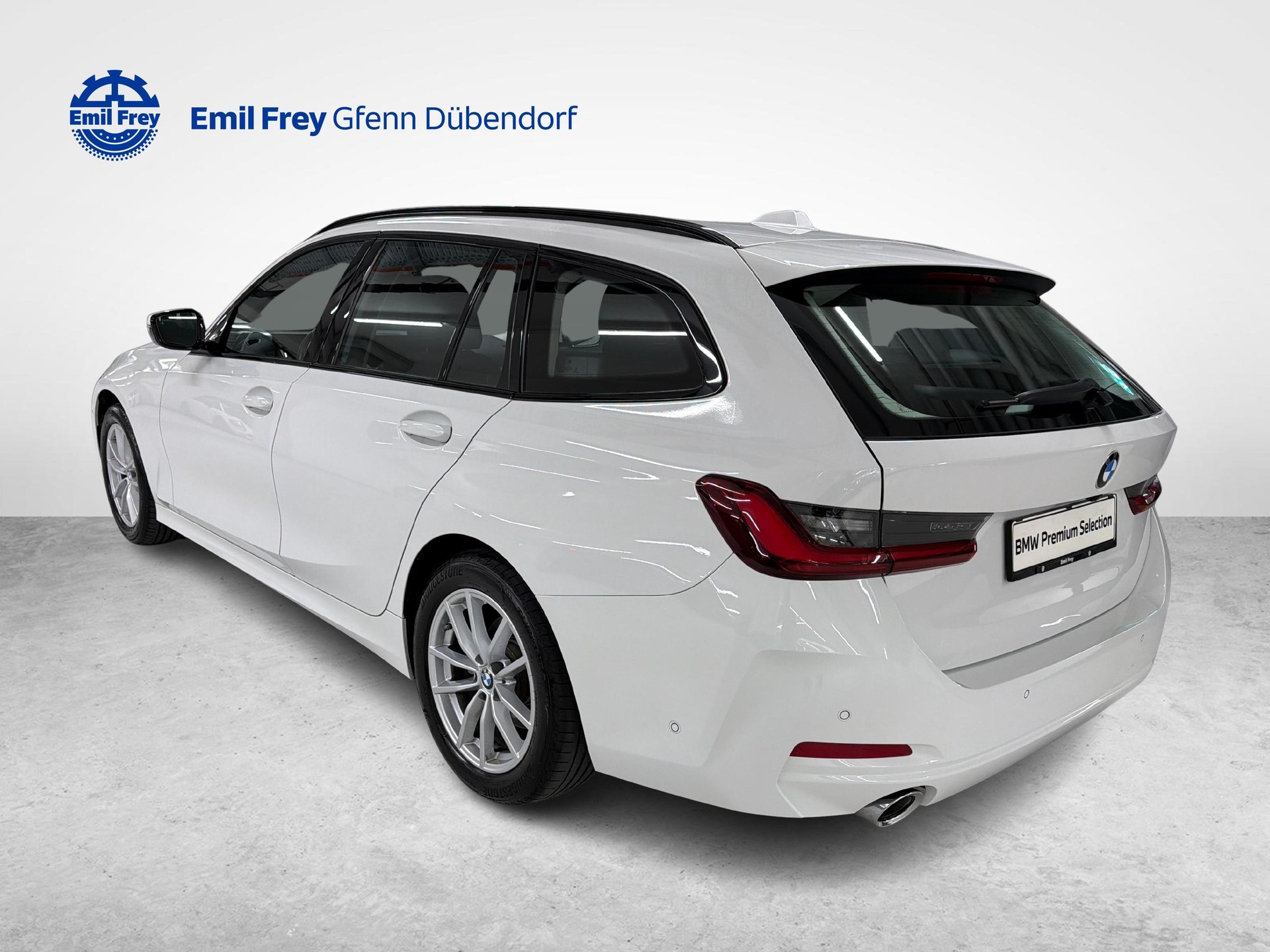 BMW 320d xDrive Touring-image-3