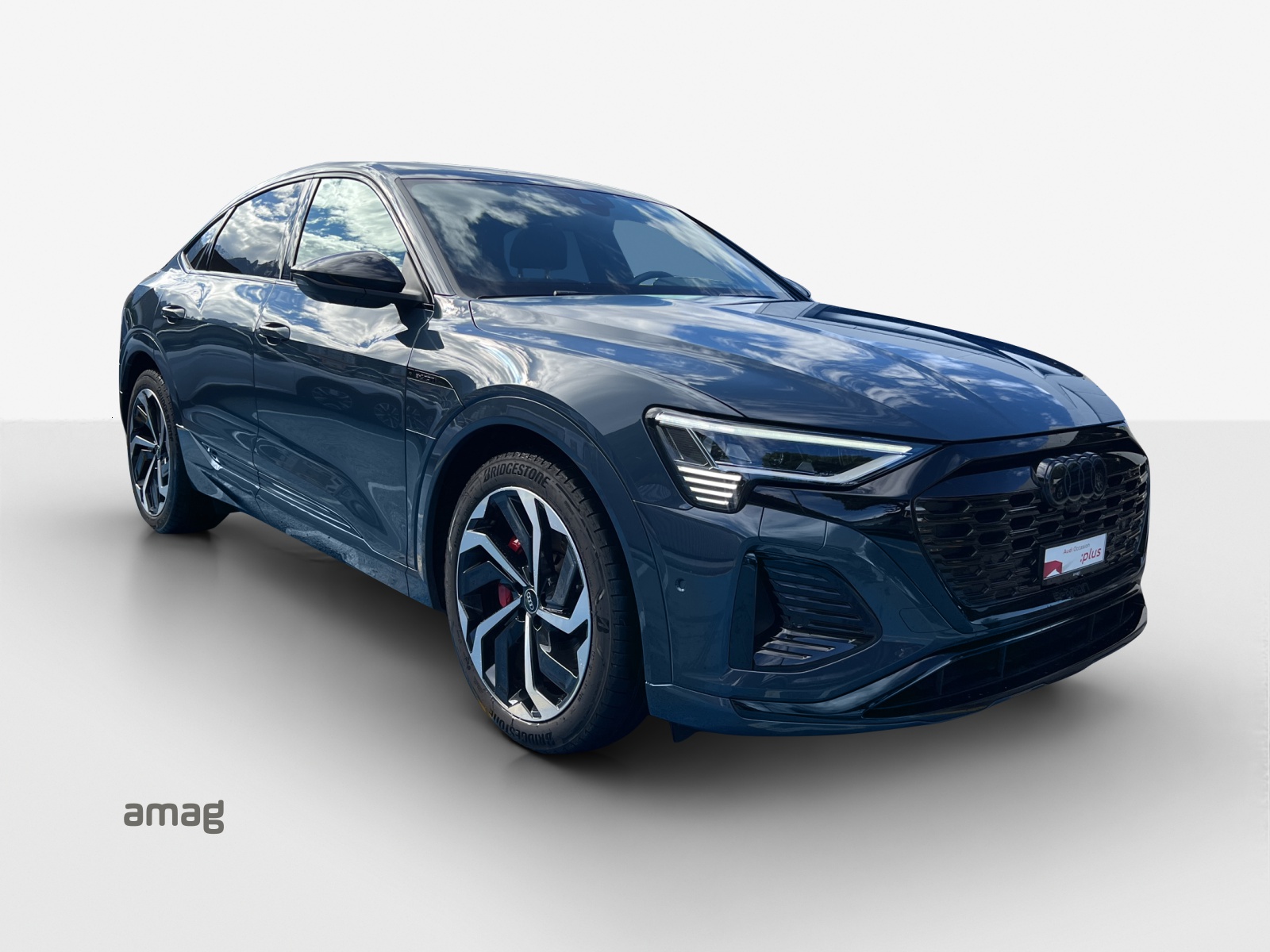 AUDI Q8 Sportback 55 e-tron S line quattro-image-5