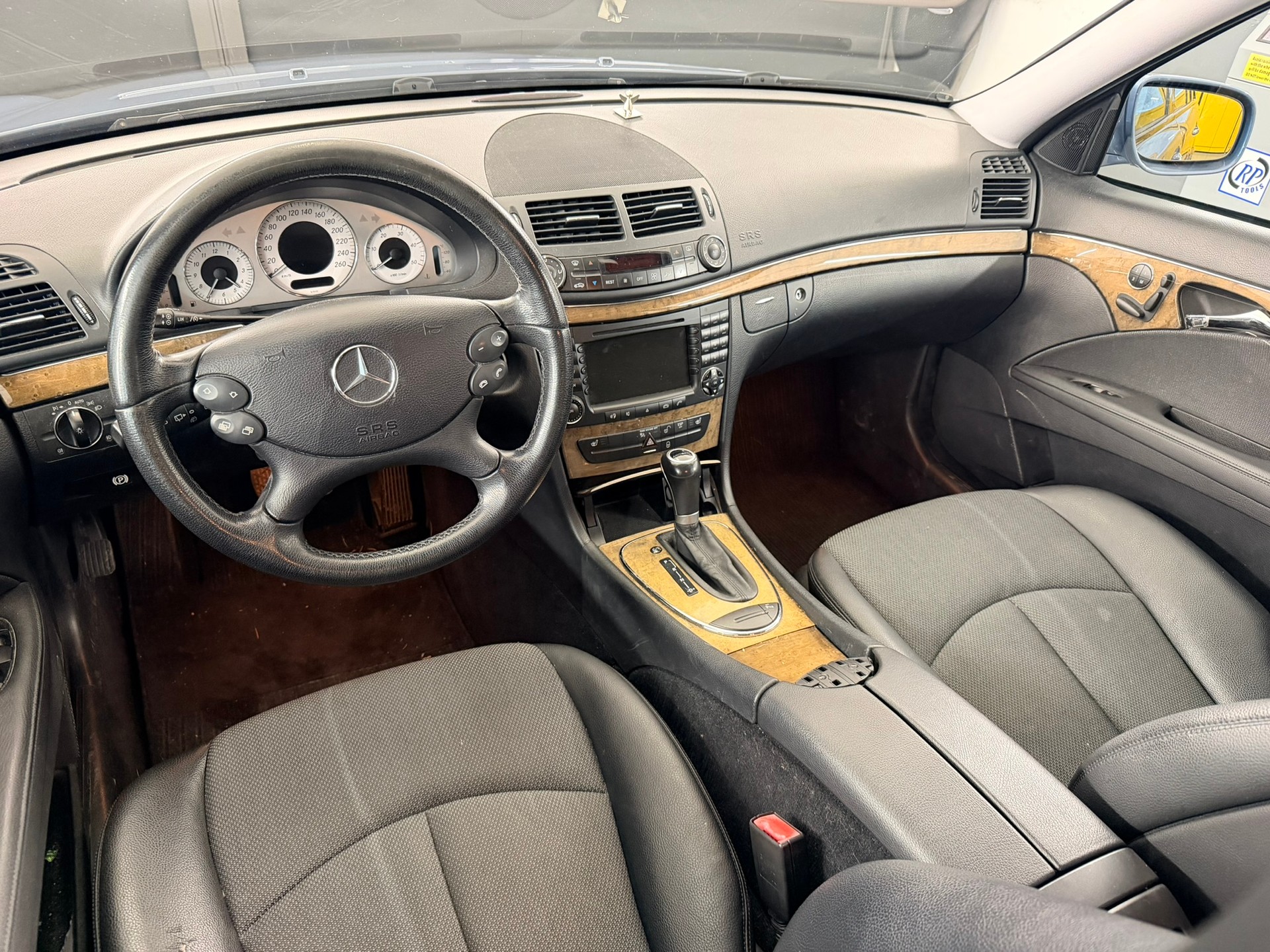 MERCEDES-BENZ E 320 CDI Avantgarde 4Matic Automatic-image-11