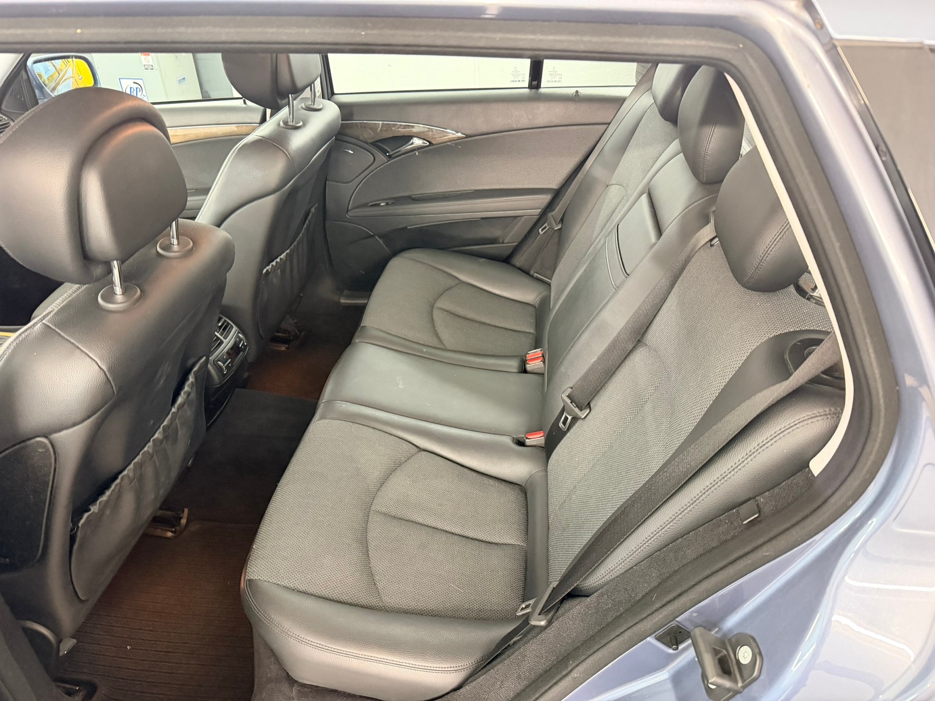 MERCEDES-BENZ E 320 CDI Avantgarde 4Matic Automatic-image-8